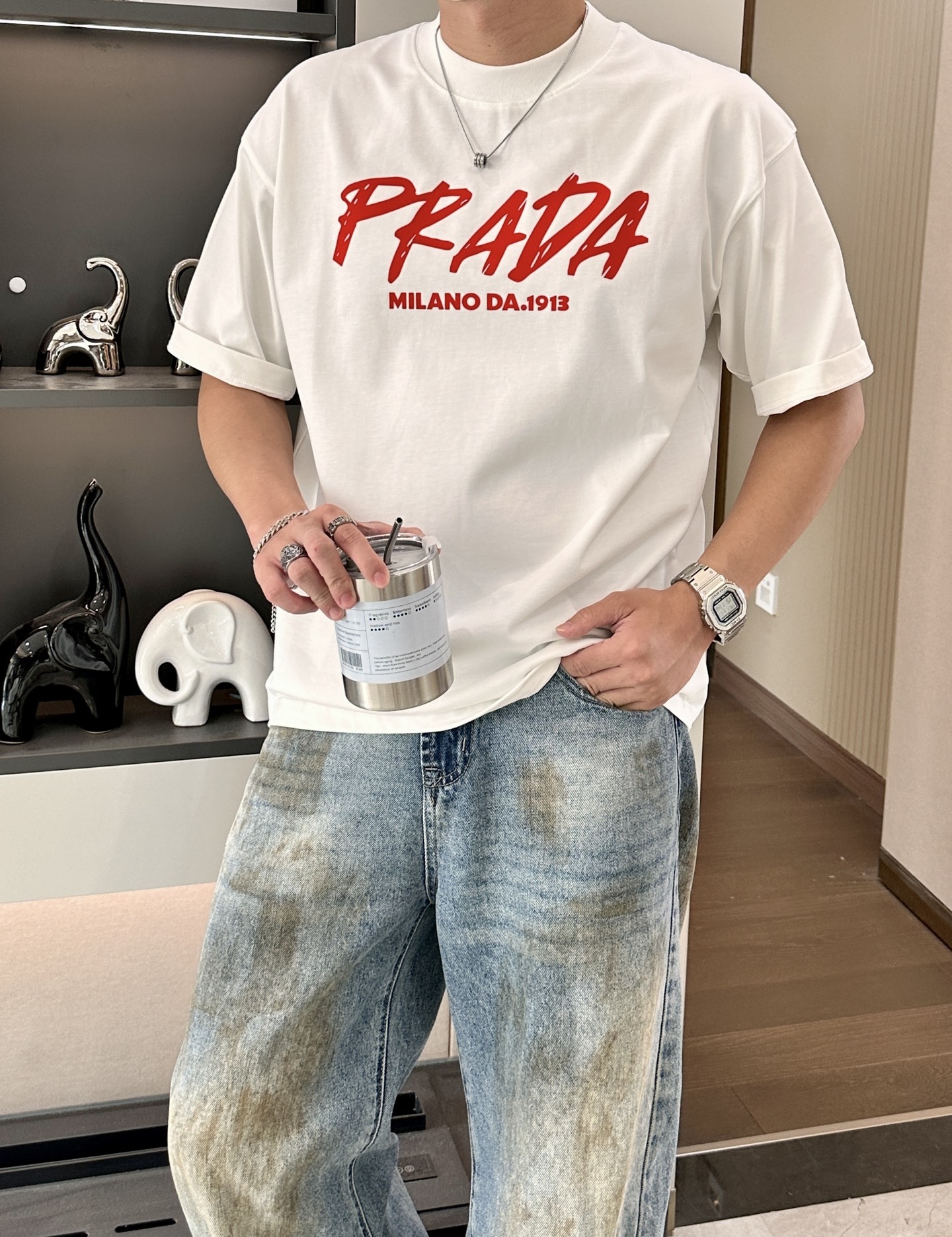 尺码S-XXXL(偏大两个码)
最大可穿250斤‼️
谁懂啊!Prada把「叛逆美学」玩到飞起💥