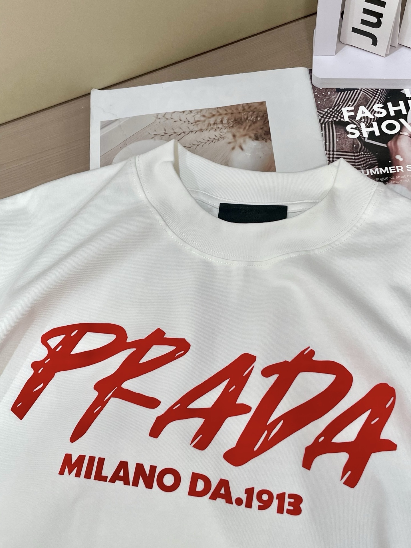 尺码S-XXXL(偏大两个码)
最大可穿250斤‼️
谁懂啊!Prada把「叛逆美学」玩到飞起💥