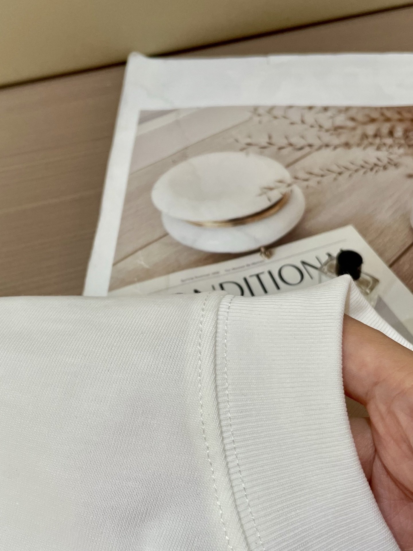 尺码S-XXXL(偏大两个码)
最大可穿250斤‼️
谁懂啊!Prada把「叛逆美学」玩到飞起💥