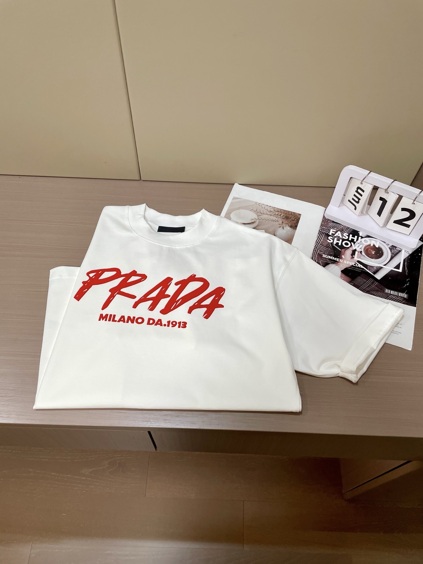 尺码S-XXXL(偏大两个码)
最大可穿250斤‼️
谁懂啊!Prada把「叛逆美学」玩到飞起💥