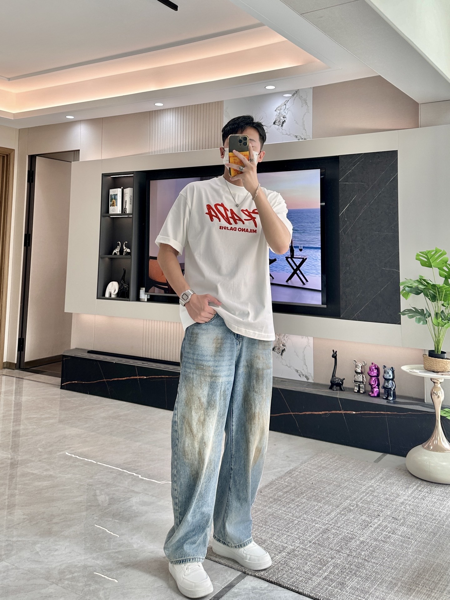 尺码S-XXXL(偏大两个码)
最大可穿250斤‼️
谁懂啊!Prada把「叛逆美学」玩到飞起💥