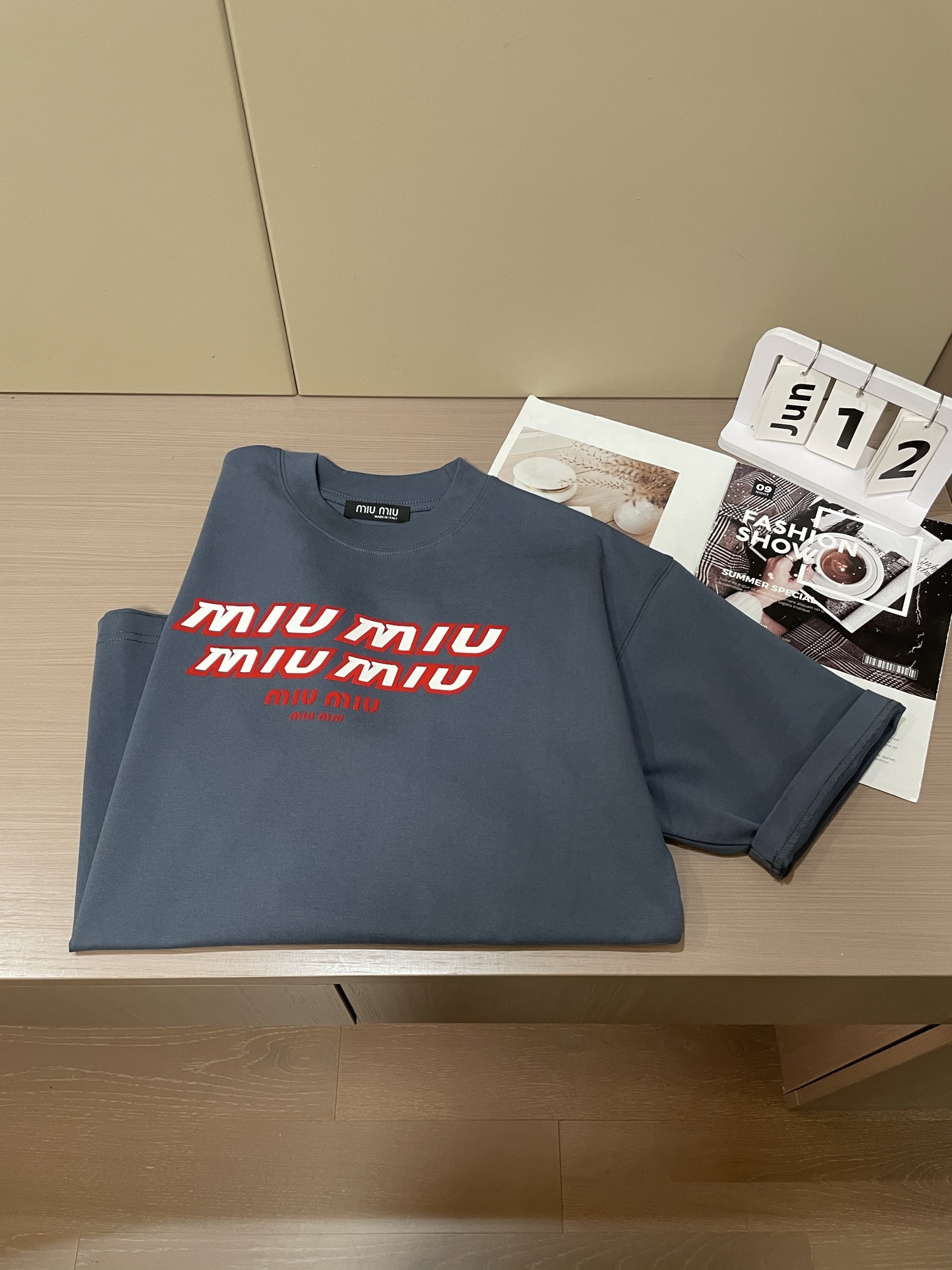 尺码S-XXXL(偏大两个码)
男生穿Miu Miu?这波「雅痞少年感」杀疯了💙
谁懂啊!男生穿