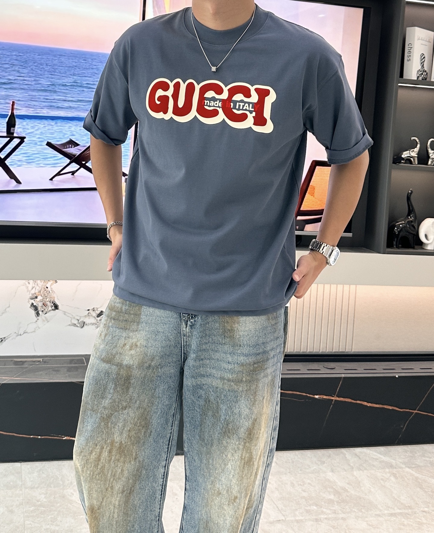 尺码S-XXXL(偏大两个码)
Gucci这波「复古炸弹」把男生审美卷疯了💥
谁懂啊!灰蓝T+立