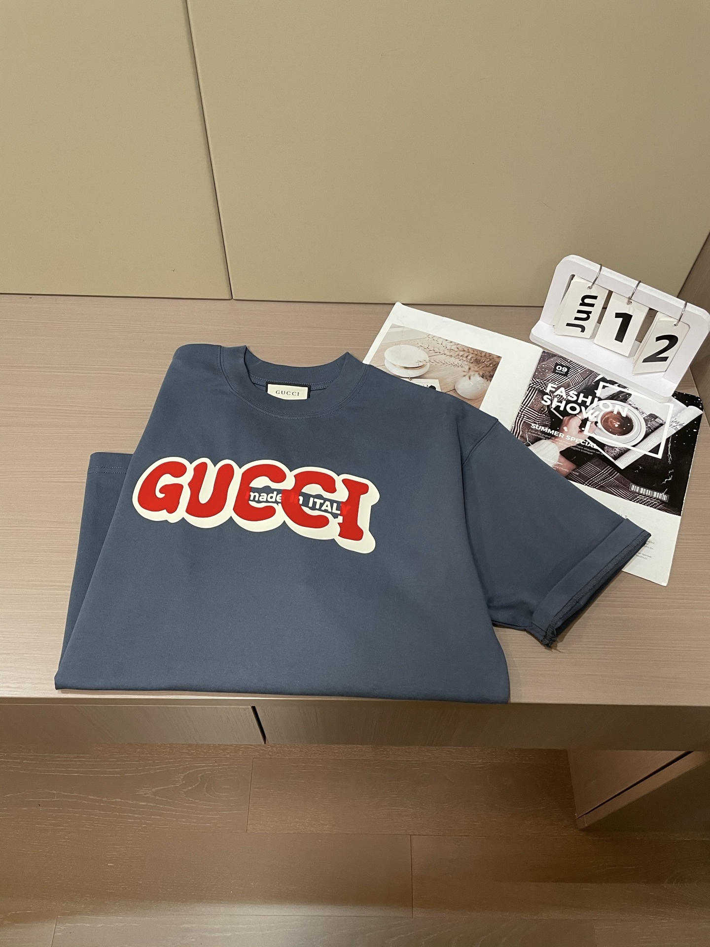 尺码S-XXXL(偏大两个码)
Gucci这波「复古炸弹」把男生审美卷疯了💥
谁懂啊!灰蓝T+立