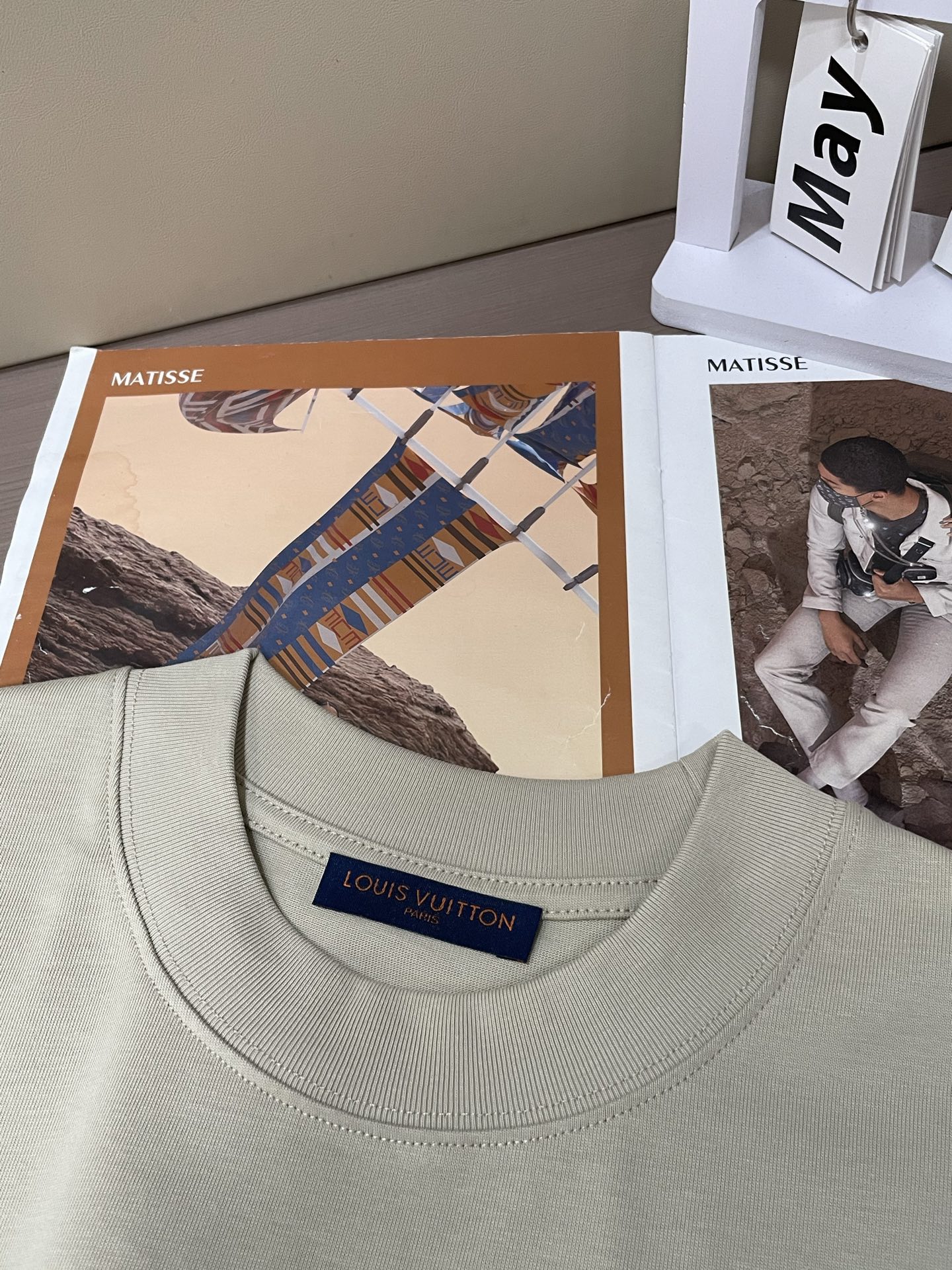 尺码s-xxxl(偏大两个码)LV村上隆联名 | 把彩虹穿在身上🌈救命！LV和村上隆这波联名又鲨疯了‼️