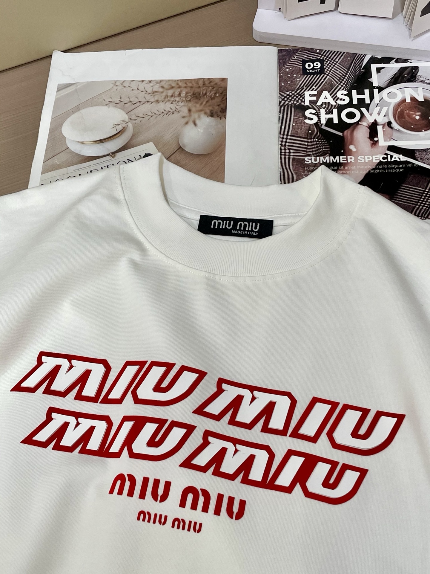 尺码s-xxxl(偏大两个码)‼️MiuMiu无性别T恤｜男女通吃的甜飒松弛感🍧谁懂啊！这件MiuMiu