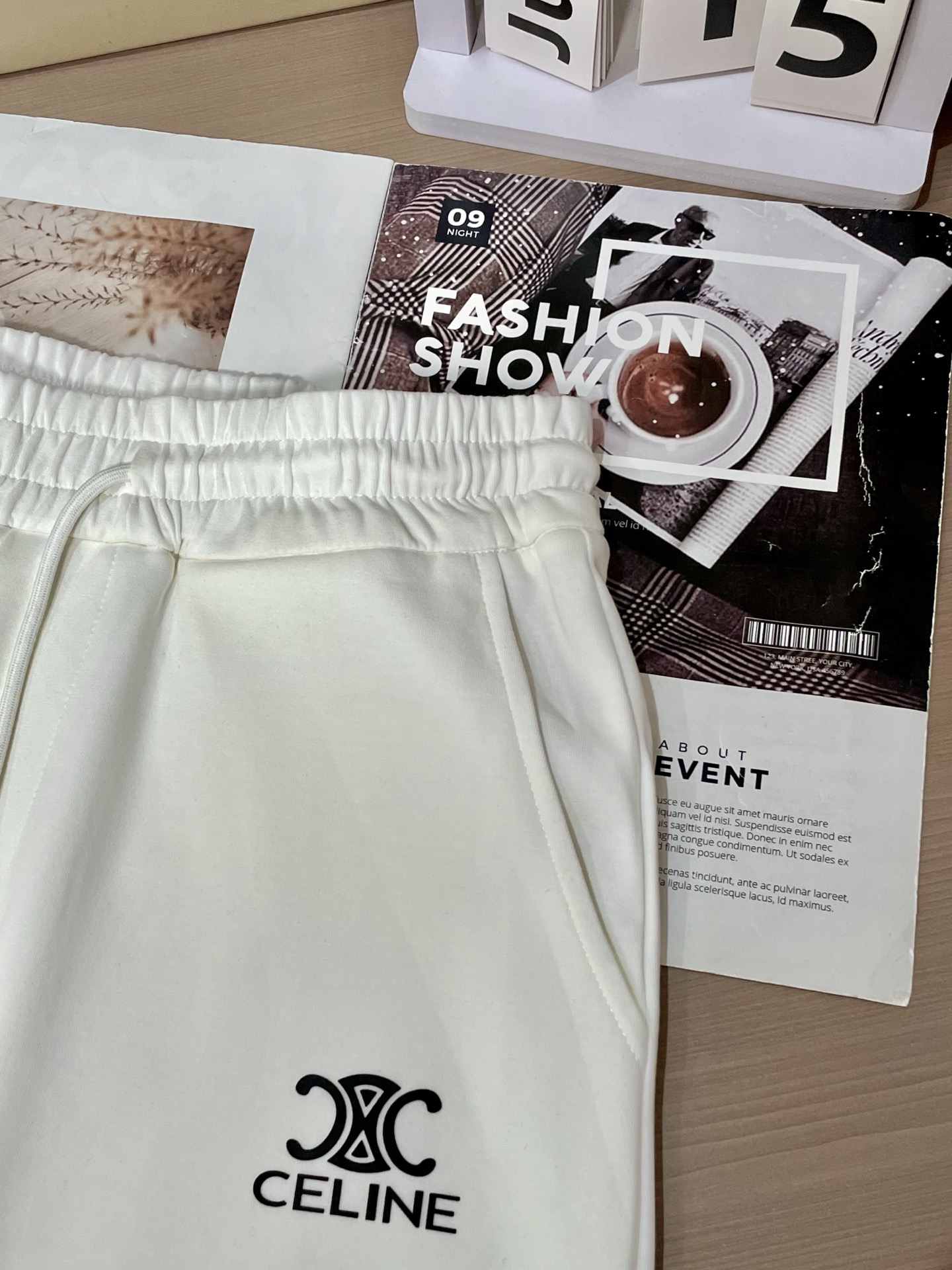 “High-End Celine 2025s Men’s Summer Shorts: Custom Fabrics, Impeccable Detail, High Quality” - 图片 6