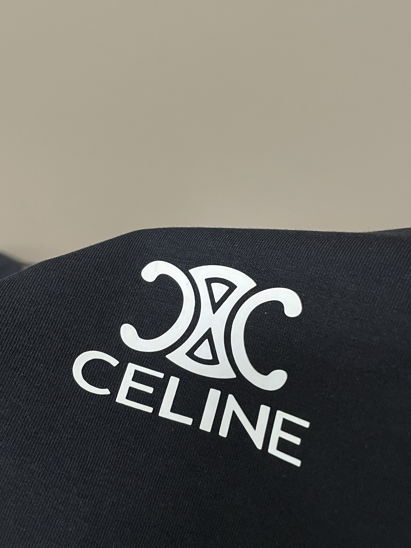 “High-End Celine 2025s Men’s Summer Shorts: Custom Fabrics, Impeccable Detail, High Quality” - 图片 2