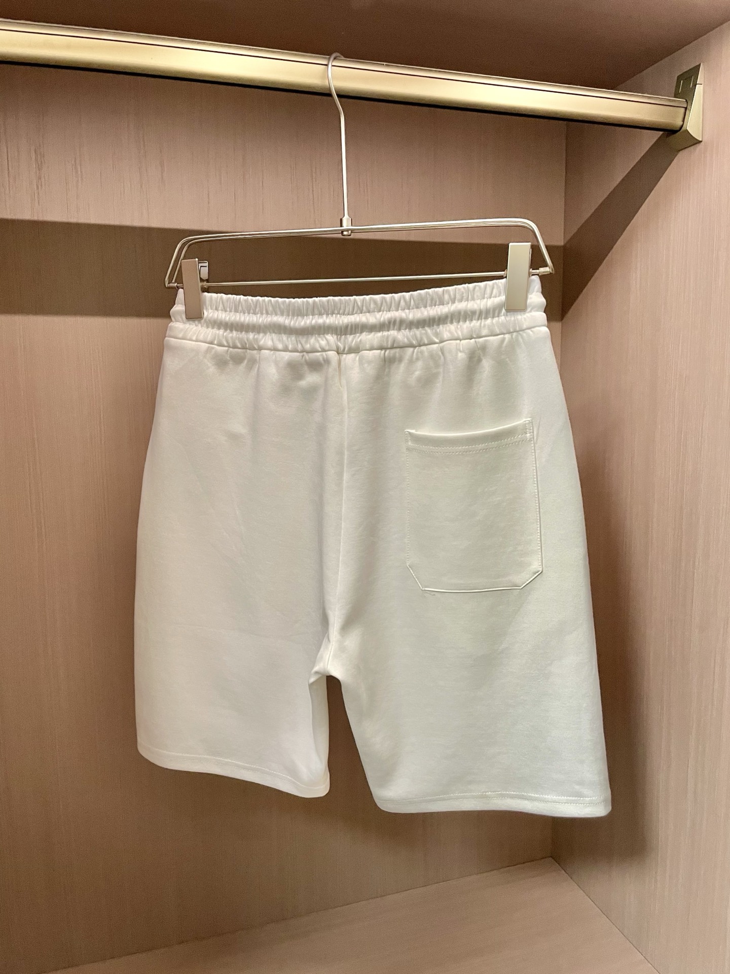 “High-End Celine 2025s Men’s Summer Shorts: Custom Fabrics, Impeccable Detail, High Quality” - 图片 5