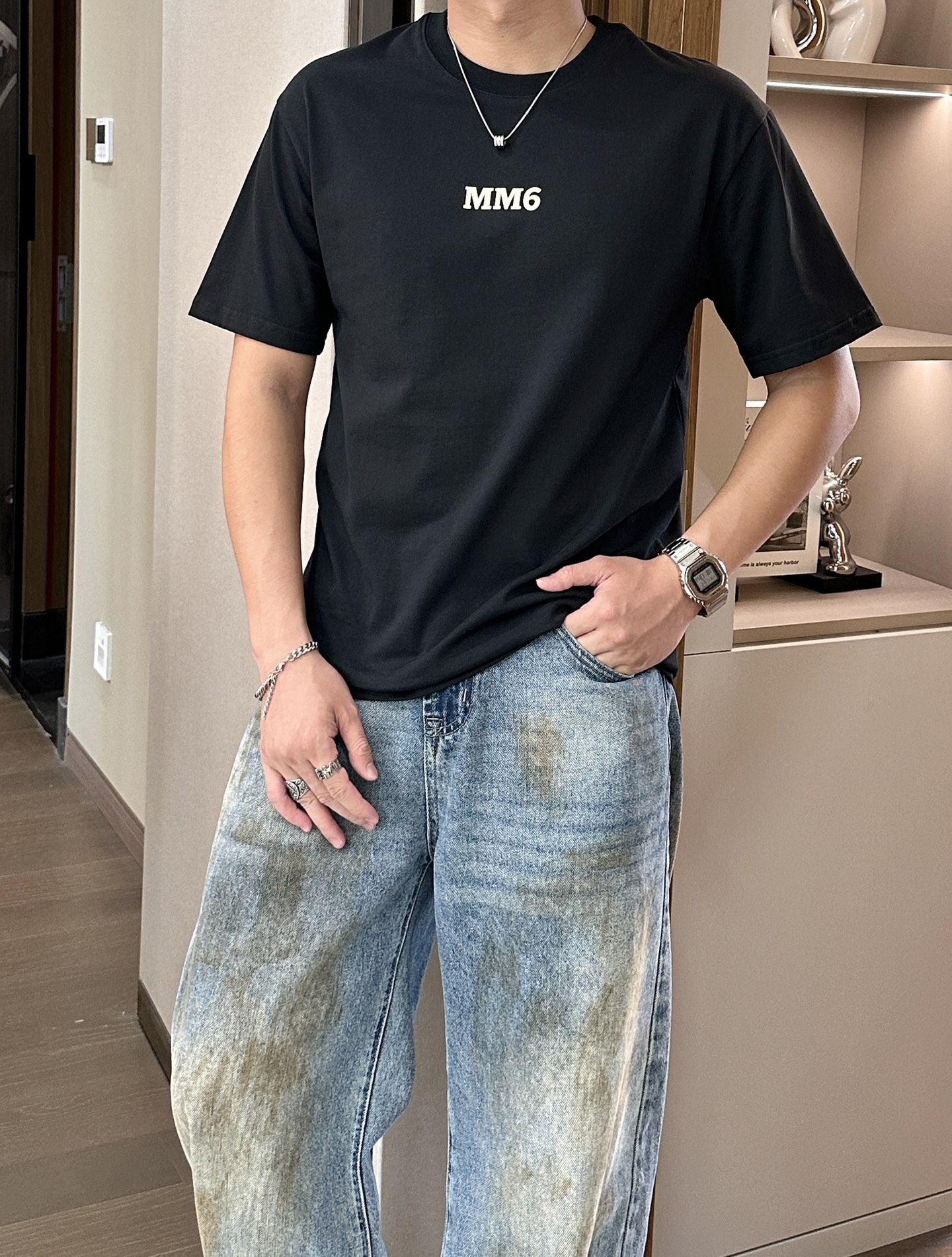 NO:495196,Majira's new spring and summer new first-time counter latest short-sleeved round-neck T-shirt, high-end customization, avant-garde and fashionable design!  Brand logo emphasizes craftsmanship design, high-end customized fabric, soft feel, comfortable to wear, exquisite counter-level car lines, fine workmanship, and invincible and handsome upper body effect!  A must-have item for handsome men!  Code number M-3XL, Masion Margiela, T-shirt,tees, t-shirt,alexander wang19860909马吉拉春夏新款首发专柜最新款短袖圆领T恤 高端订制 设计前卫时尚！品牌logo重工艺设计 高端定制面料.手感柔软.穿着舒适.专柜级别精致车线.做工精细.上身效果无敌帅气！型男必备单品！ 码数M-3XL,,masion margiela,T-shirt,tees，t-shirt,alexander wang,Men's clothing