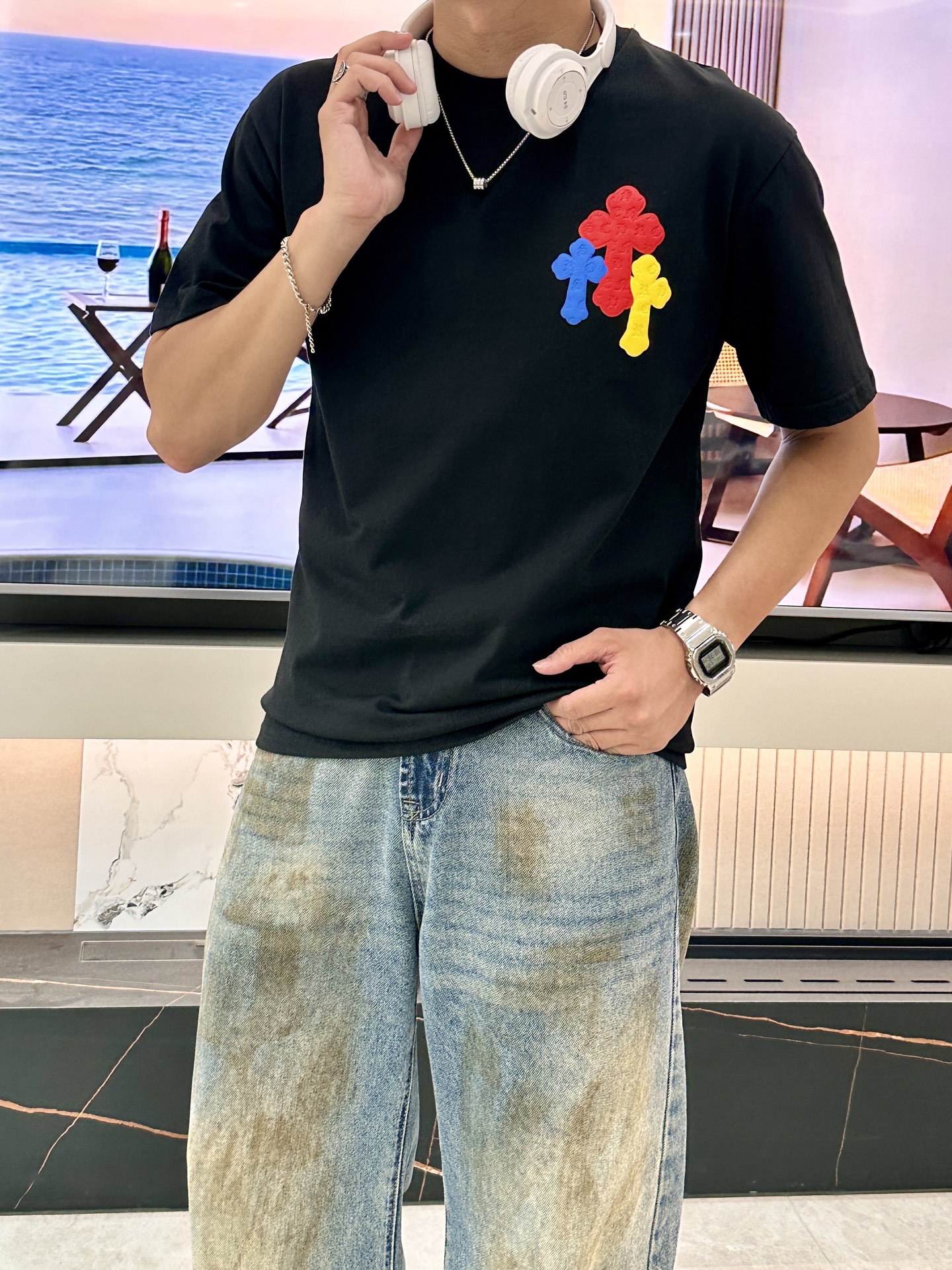 NO:440834,Croxin 2025 spring and summer new first-time counter latest short-sleeved round-neck T-shirt, high-end customization, avant-garde and fashionable design!  Brand logo emphasizes craftsmanship design, high-end customized fabric, soft feel, comfortable to wear, exquisite counter-level car lines, fine workmanship, and invincible and handsome upper body effect!  A must-have item for handsome men!  Code number M-3XL, chrome hearts, T-shirt,tees, t-shirt,alexander wang19860909克罗心 2025春夏新款首发专柜最新款短袖圆领T恤 高端订制 设计前卫时尚！品牌logo重工艺设计 高端定制面料.手感柔软.穿着舒适.专柜级别精致车线.做工精细.上身效果无敌帅气！型男必备单品！ 码数M-3XL,,chrome hearts,T-shirt,tees，t-shirt,alexander wang,Men's clothing