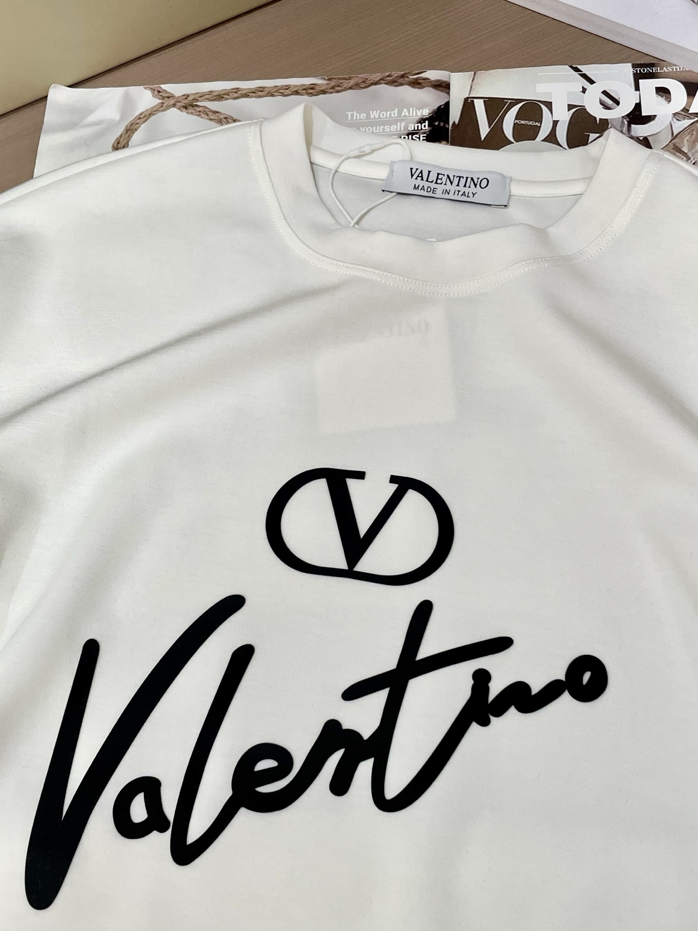 Valentino Trade Company: Exclusive, Classic, Eternal Fashion Set for All Occasions - 图片 5