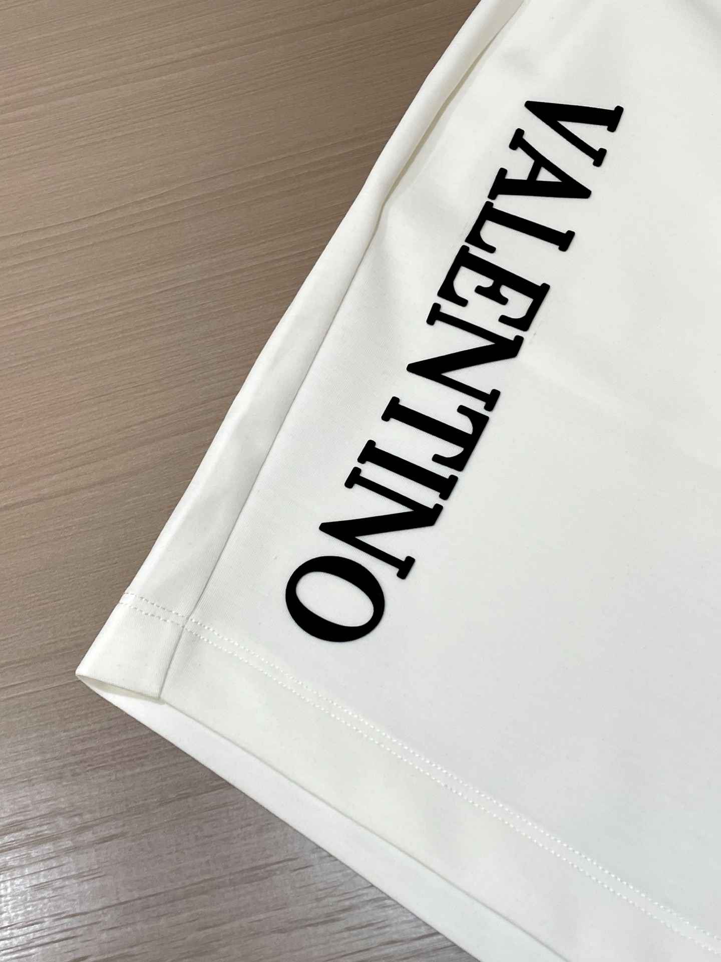 Valentino Trade Company: Exclusive, Classic, Eternal Fashion Set for All Occasions - 图片 9