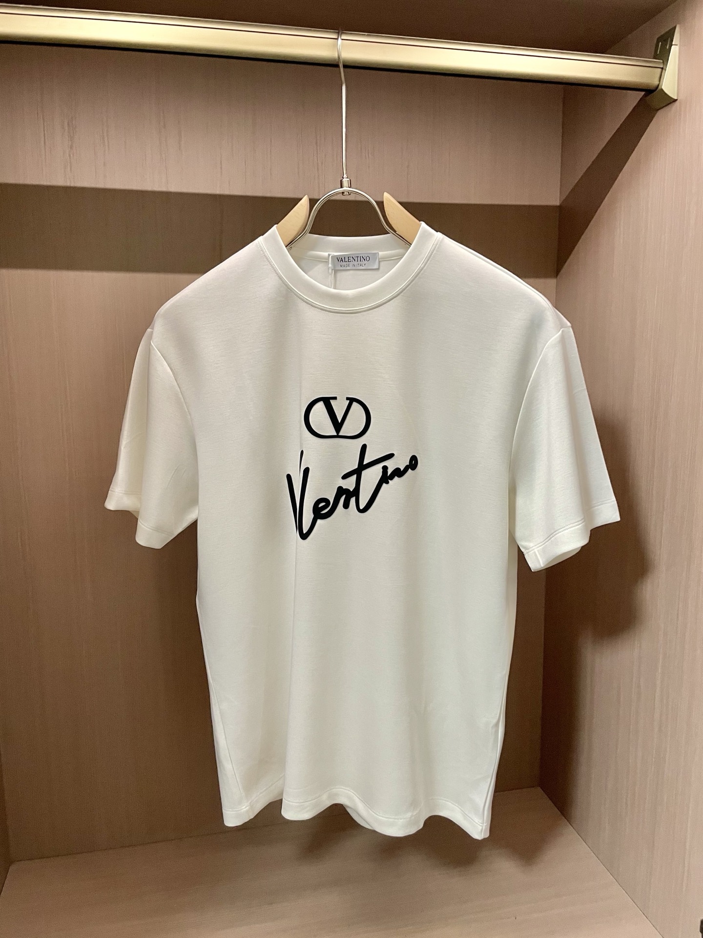 Valentino Trade Company: Exclusive, Classic, Eternal Fashion Set for All Occasions - 图片 3