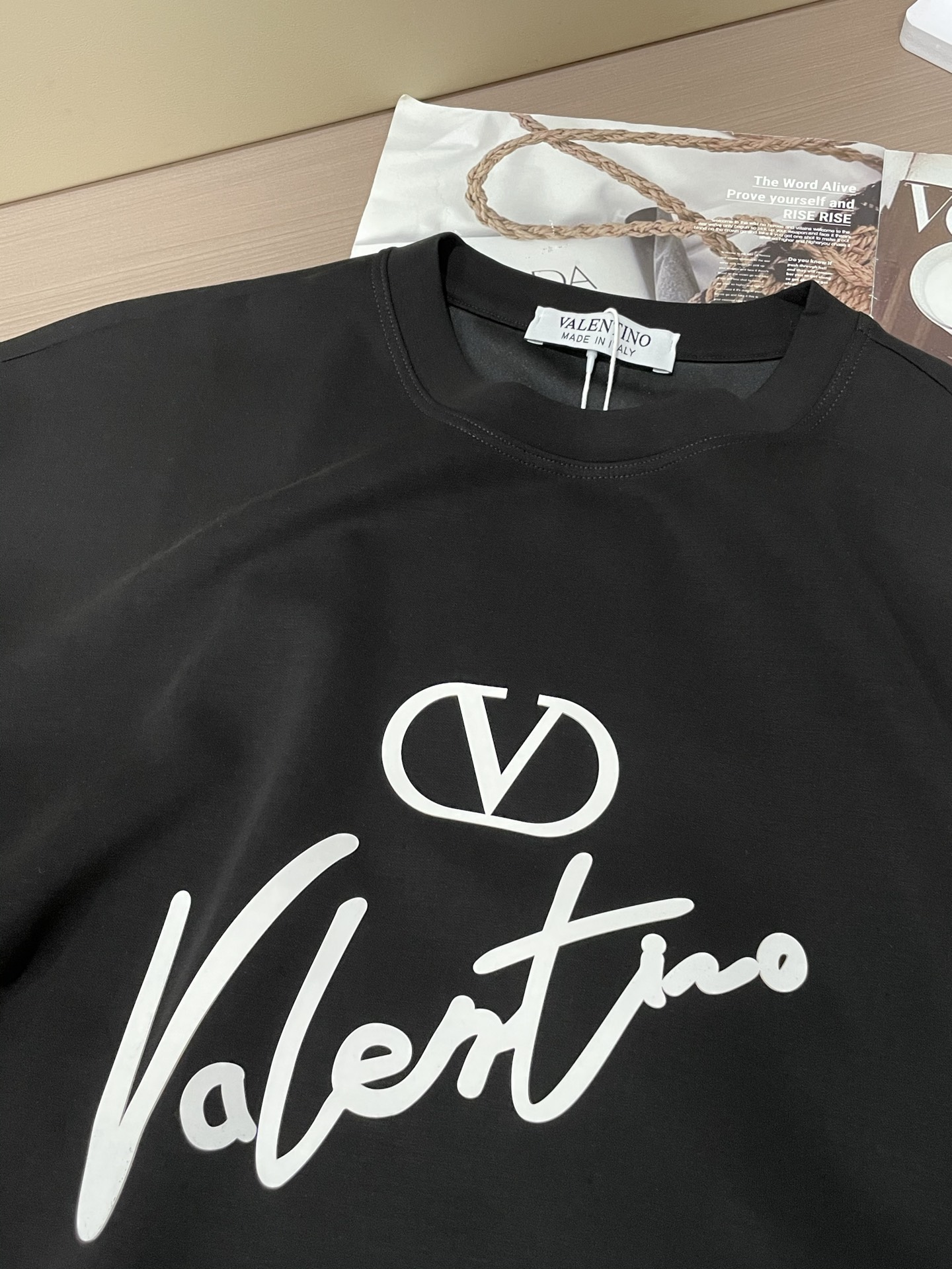 Valentino: Classic, Eternal, Absolute Fashion for Lazy People – Overseas Exclusive Orders. - 图片 5