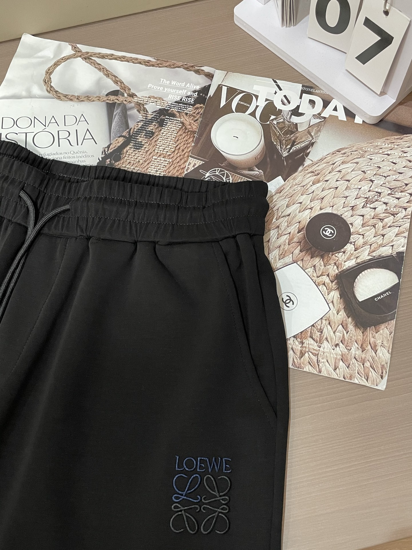 Loewe Trade Company: Classic, Stylish, Comfortable Outfit for All Occasions - 图片 9