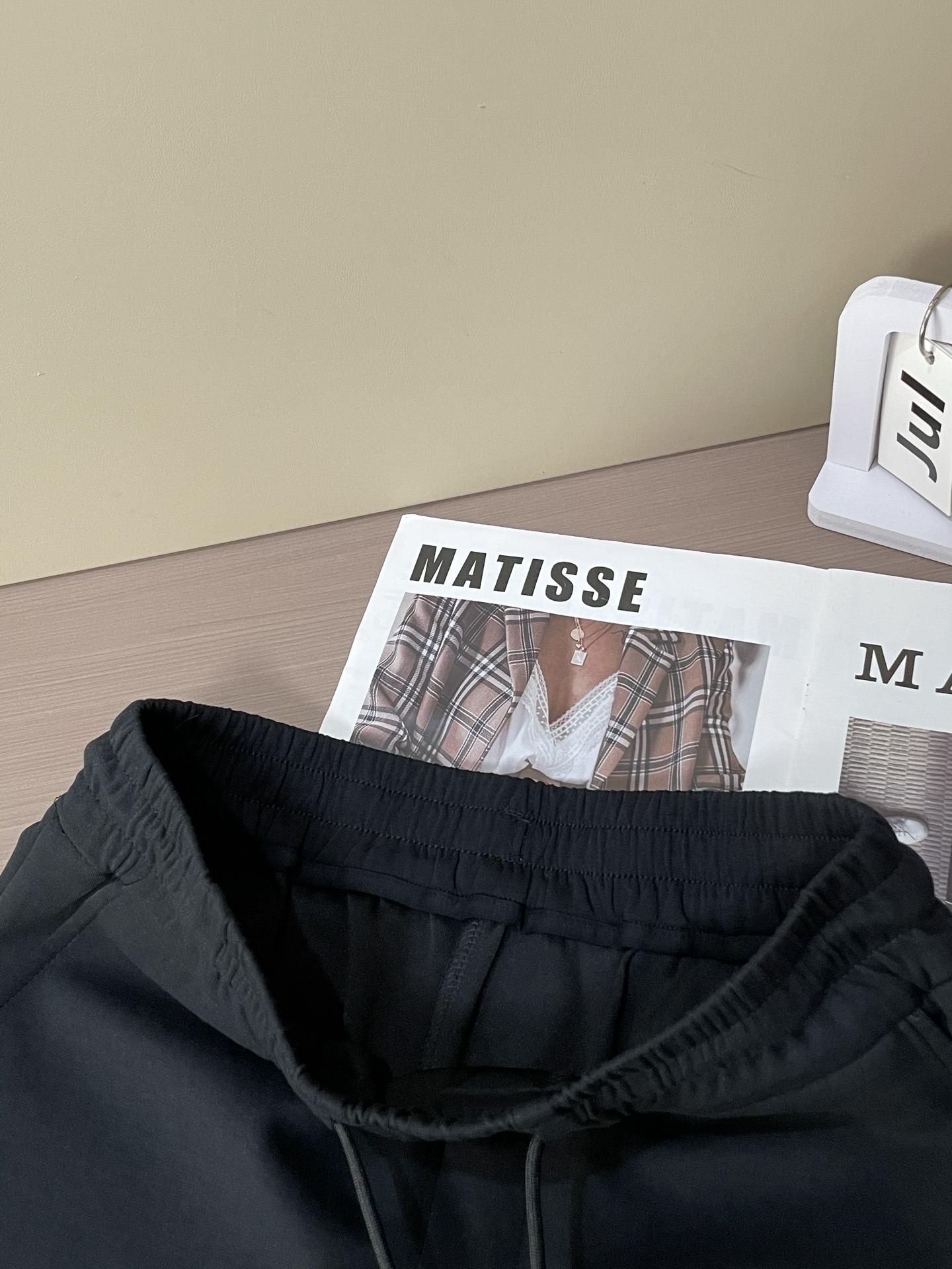 High-End Chanel 2025s Men’s Summer Shorts: Customized Fabrics, Impeccable Design, High Quality - 图片 7