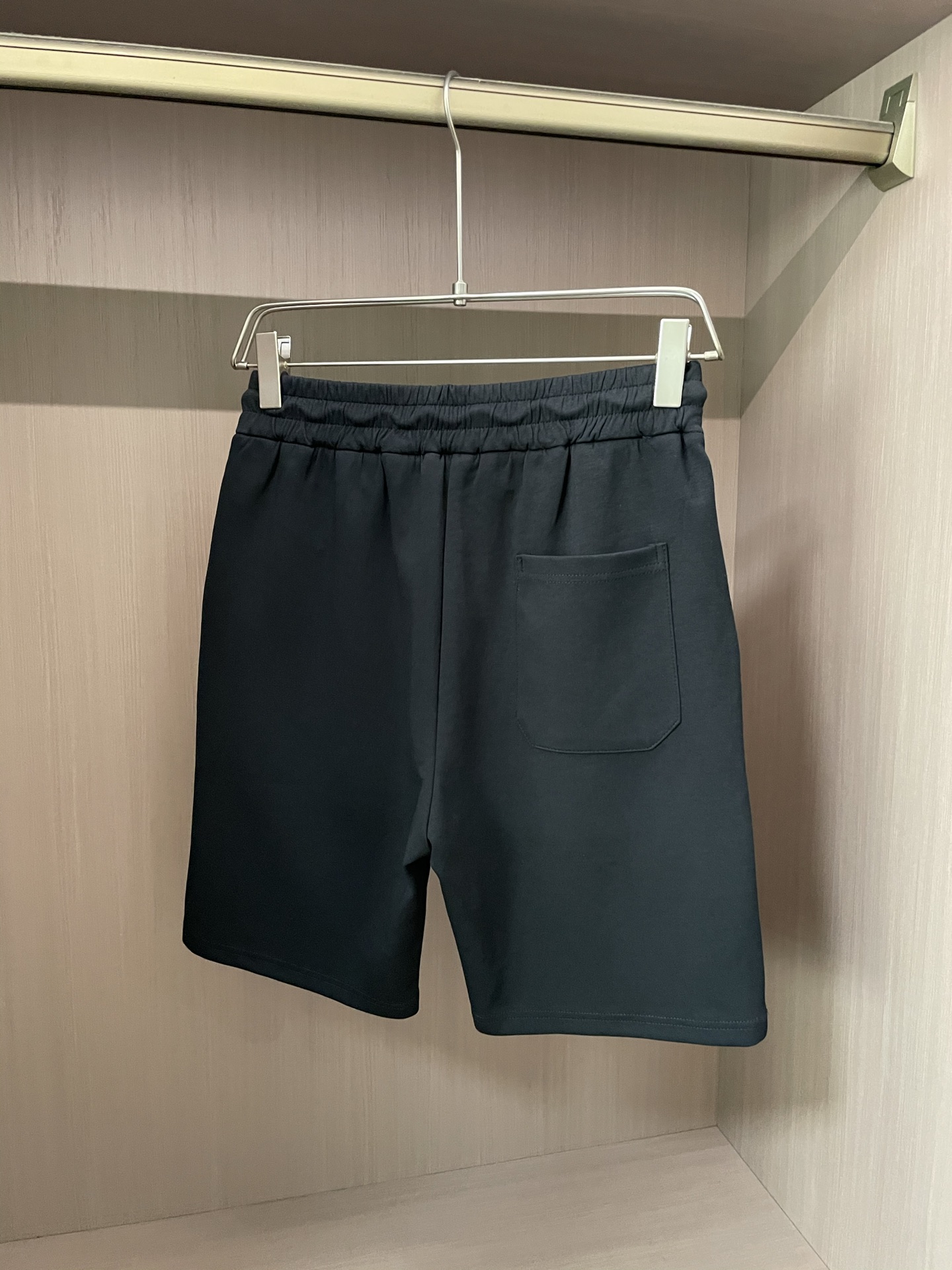 High-End Chanel 2025s Men’s Summer Shorts: Customized Fabrics, Impeccable Design, High Quality - 图片 5