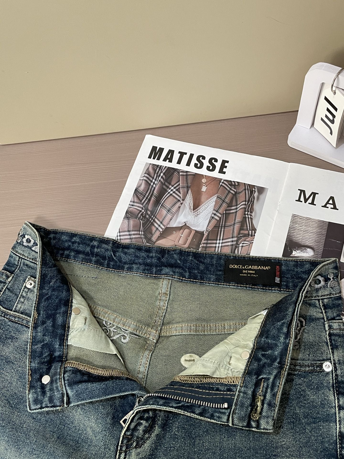 Latest Jeans Collection: Versatile Styles for All Sizes and Outfits - 图片 5