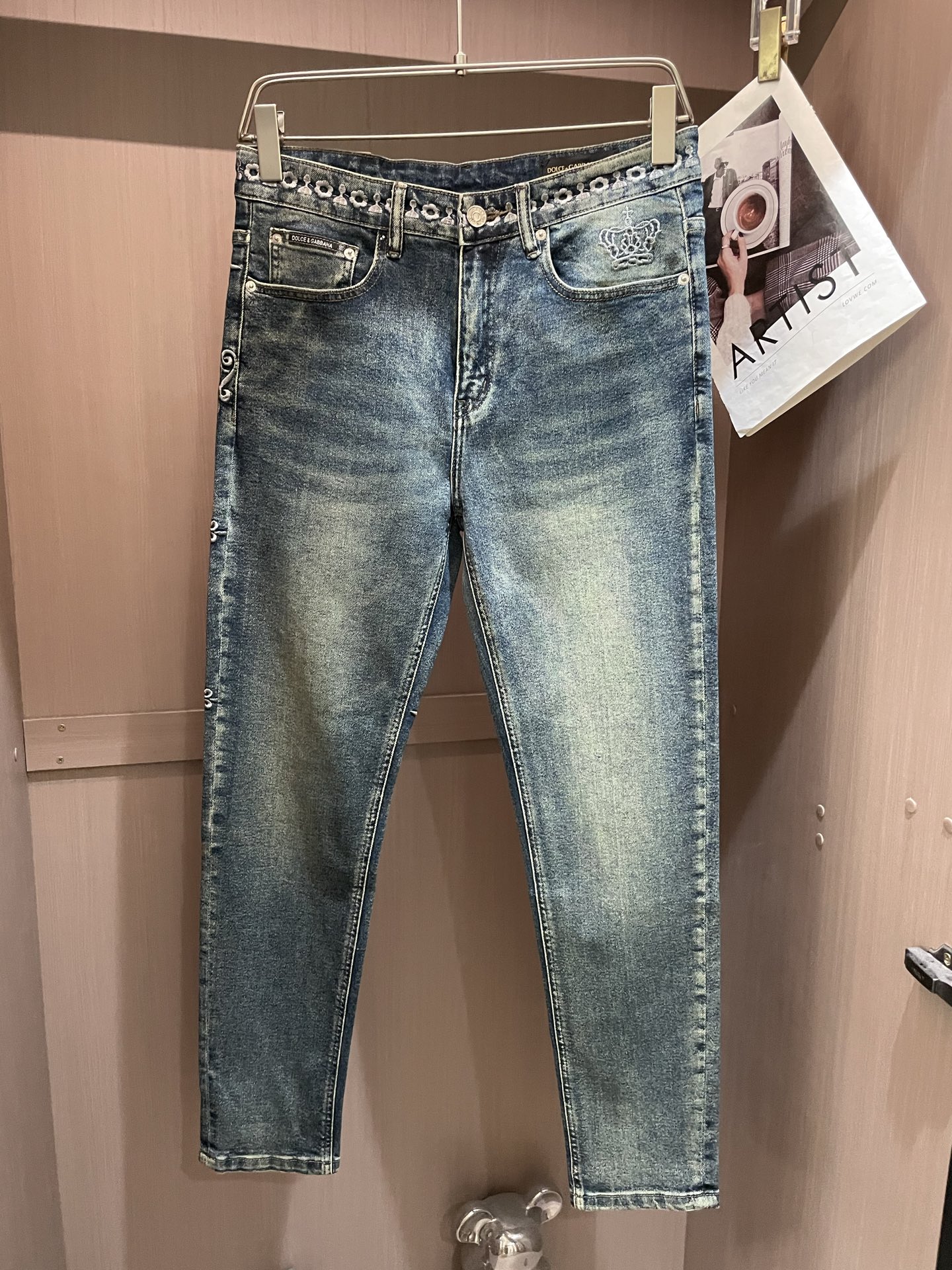 Latest Jeans Collection: Versatile Styles for All Sizes and Outfits - 图片 1