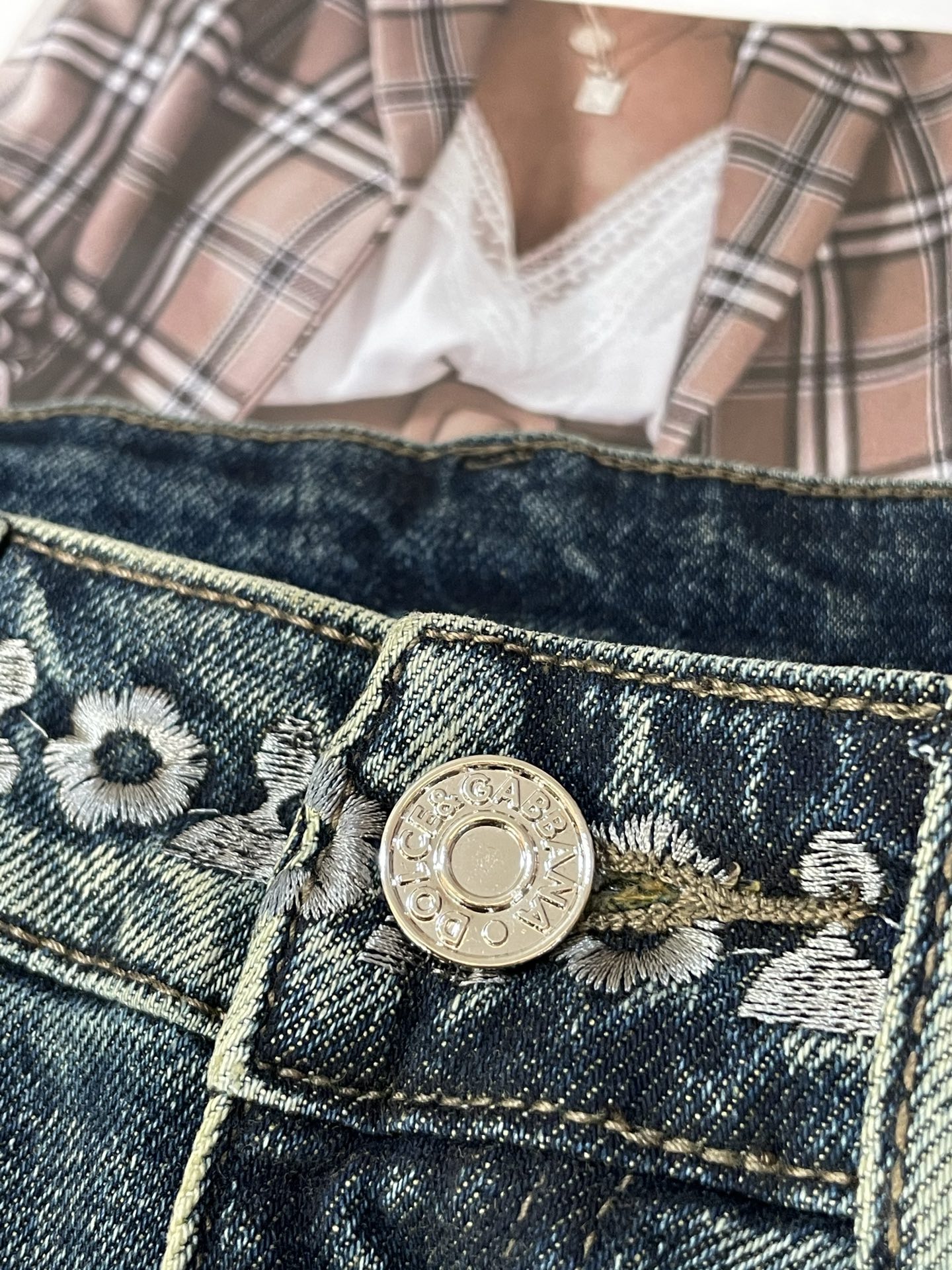 Latest Jeans Collection: Versatile Styles for All Sizes and Outfits - 图片 4