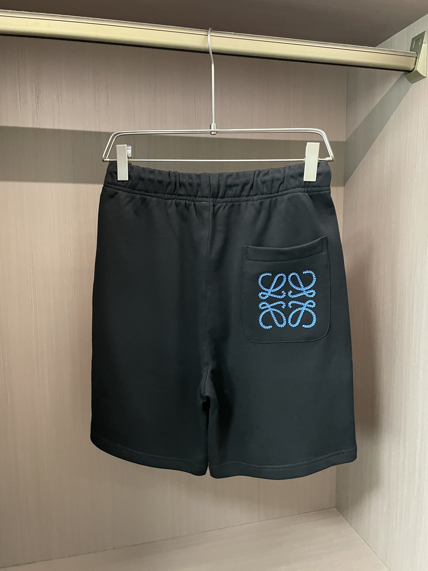 Loewe 2025 Summer Shorts: Comfortable, Stylish, and Breathable with High-Quality Cotton Fabric - 图片 5