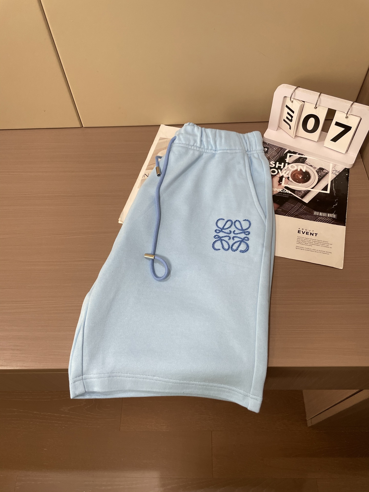 Loewe 2025 Summer Shorts: Comfortable, Stylish, and Breathable with High-Quality Cotton Fabric - 图片 3