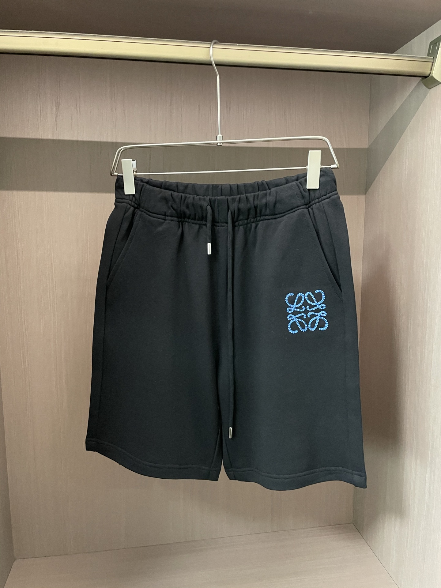 Loewe 2025 Summer Shorts: Comfortable, Stylish, and Breathable with High-Quality Cotton Fabric - 图片 4