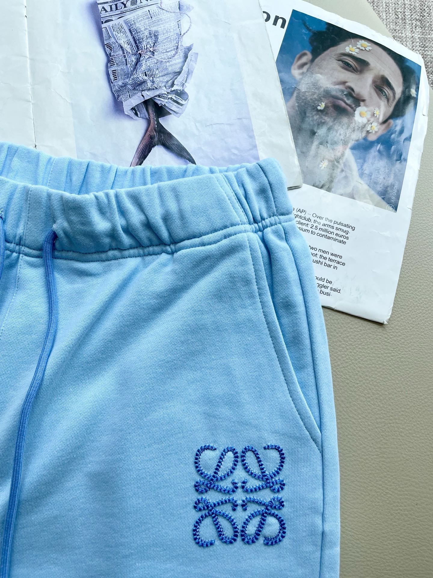 Loewe 2025 Summer Shorts: Comfortable, Stylish, and Breathable with High-Quality Cotton Fabric - 图片 2