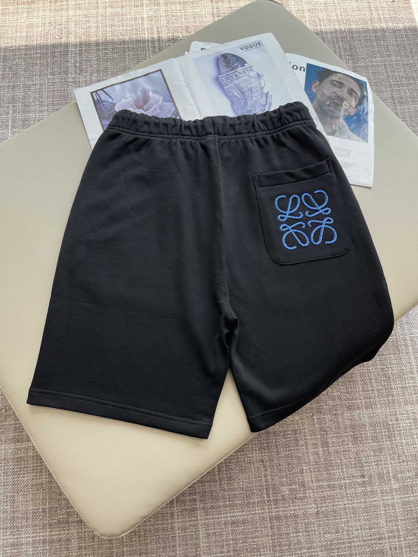 Loewe 2025 Summer Shorts: Comfortable, Stylish, and Breathable with High-Quality Cotton Fabric - 图片 9