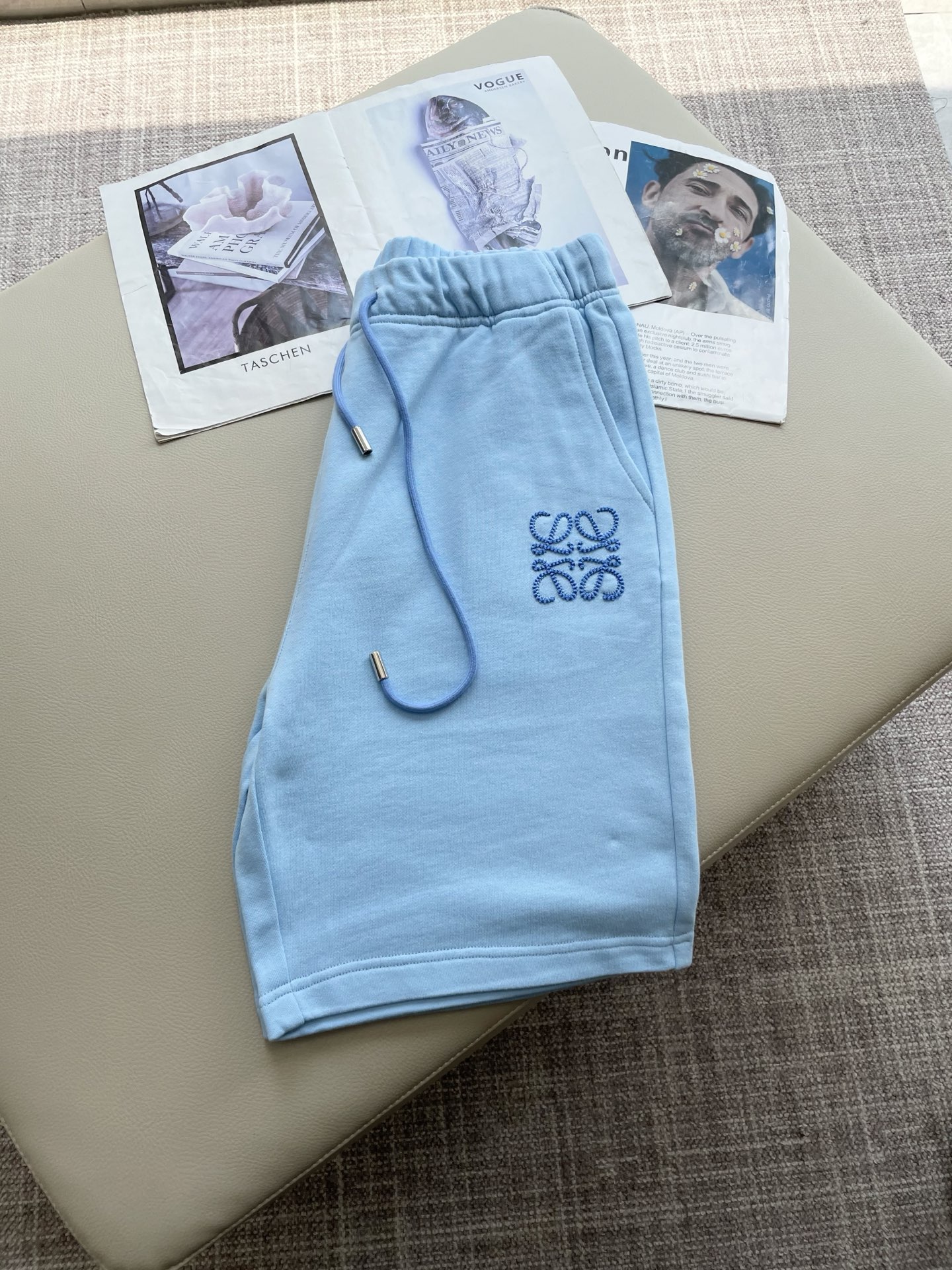 Loewe 2025 Summer Shorts: Comfortable, Stylish, and Breathable with High-Quality Cotton Fabric - 图片 7