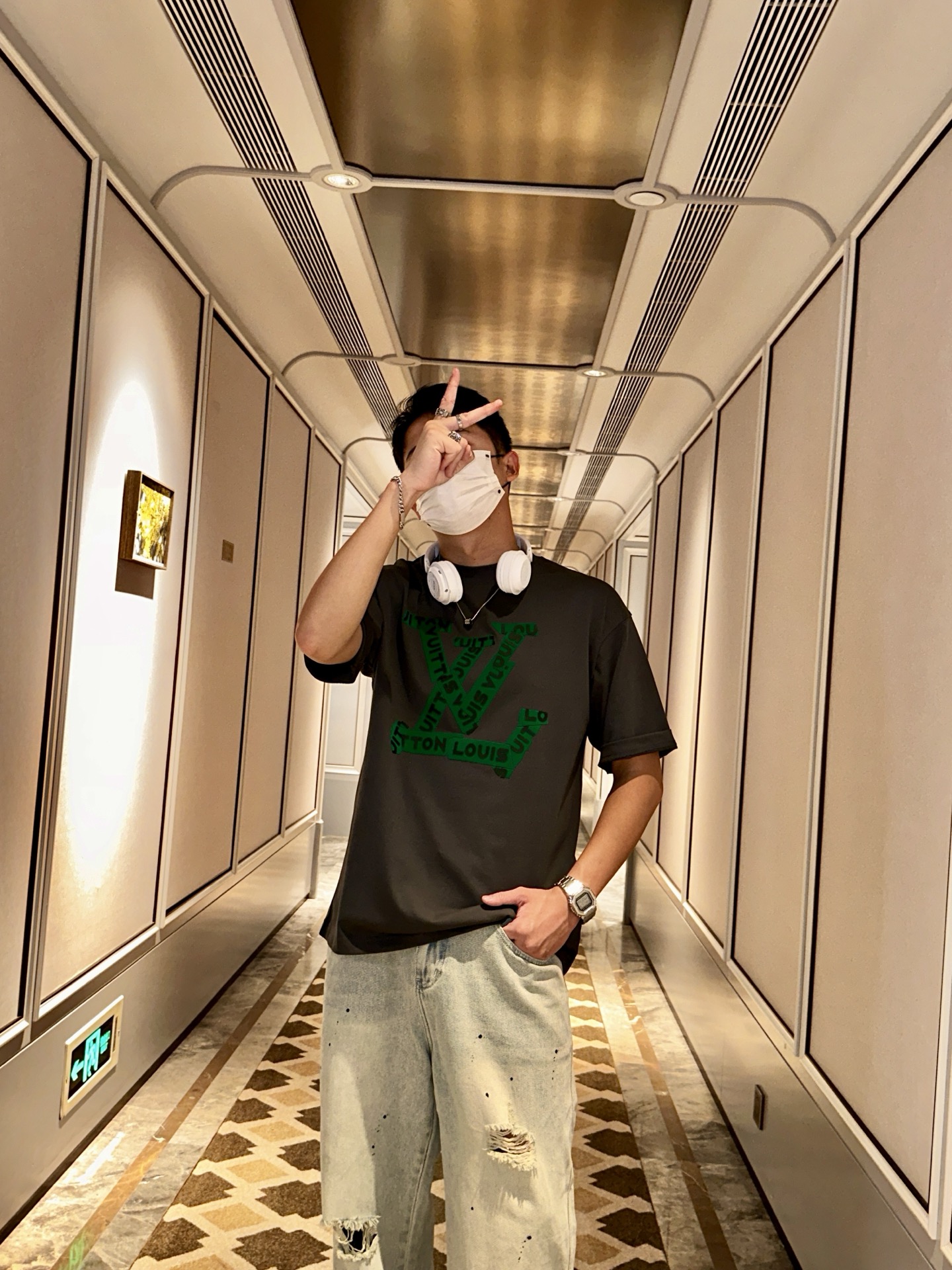 Lv2026春夏款/官网同步面料采用重磅纯棉精梳棉面料，OS宽松版型，上身版型超正！日常百搭，衣橱必备单