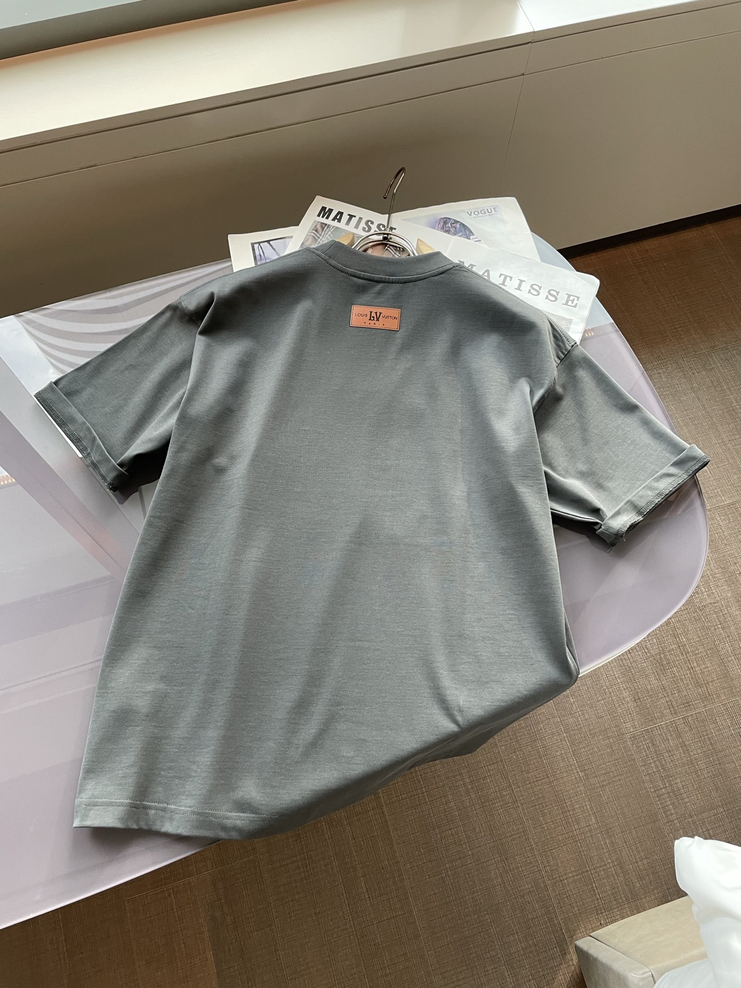 Lv2026春夏款/官网同步面料采用重磅纯棉精梳棉面料，OS宽松版型，上身版型超正！日常百搭，衣橱必备单