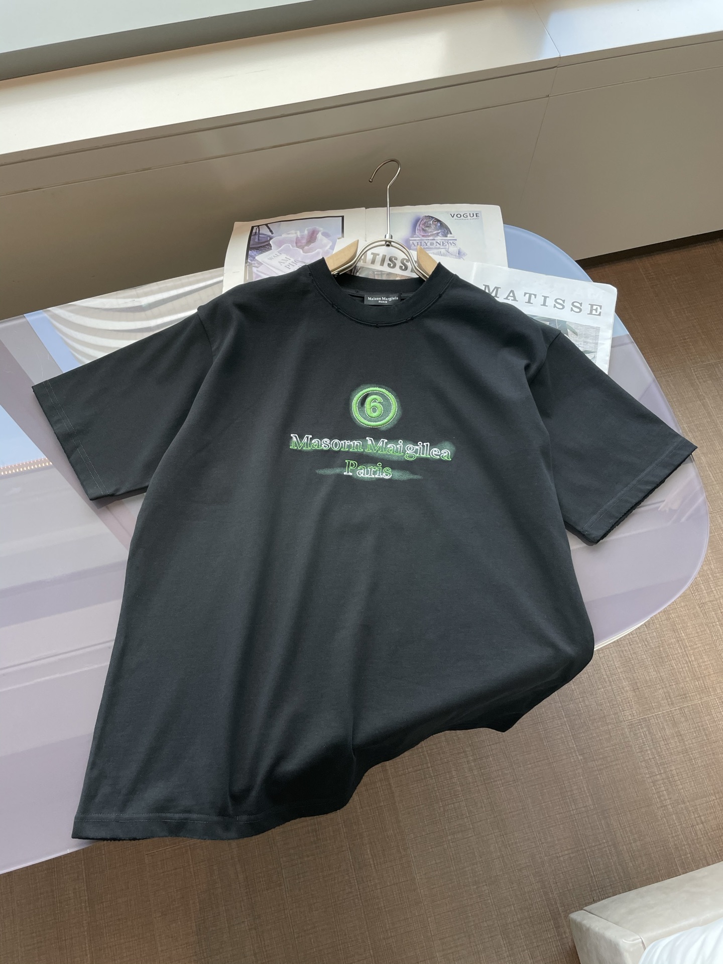 NO:451320,Majira 2025 new round neck short-sleeved T-shirt high-end version!  Customized fabrics for counters are breathable and comfortable, with impeccable details, and the brand element design concept reflects high quality. The feel is delicate and soft!  It is casually cut, with a great upper body style!  Count s-l,masion margiela,T-shirt,tees,t-shirt,alexander wang19860909马吉拉 2025新款 圆领 短袖 T恤 高端版本！专柜定制面料 透气舒适度高,细节无可挑剔,品牌元素设计理念,体现高品质.手感细腻柔软！呈现休闲裁剪,上身版型超赞！ 码数s-l,,masion margiela,T-shirt,tees，t-shirt,alexander wang,Men's clothing