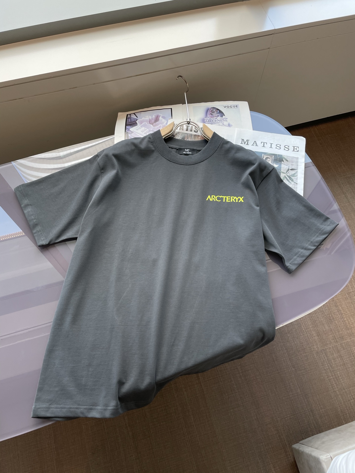 NO:451325,Archaeopteryx 2025 new round neck short-sleeved T-shirt high-end version!  Customized fabrics for counters are breathable and comfortable, with impeccable details, and the brand element design concept reflects high quality. The feel is delicate and soft!  It is casually cut, with a great upper body style!  Counts s-l,arc'teryx,T-shirt,tees,t-shirt,alexander wang19860909始祖鸟 2025新款 圆领 短袖 T恤 高端版本！专柜定制面料 透气舒适度高,细节无可挑剔,品牌元素设计理念,体现高品质.手感细腻柔软！呈现休闲裁剪,上身版型超赞！ 码数s-l,arc'teryx,T-shirt,tees，t-shirt,alexander wang,Men's clothing