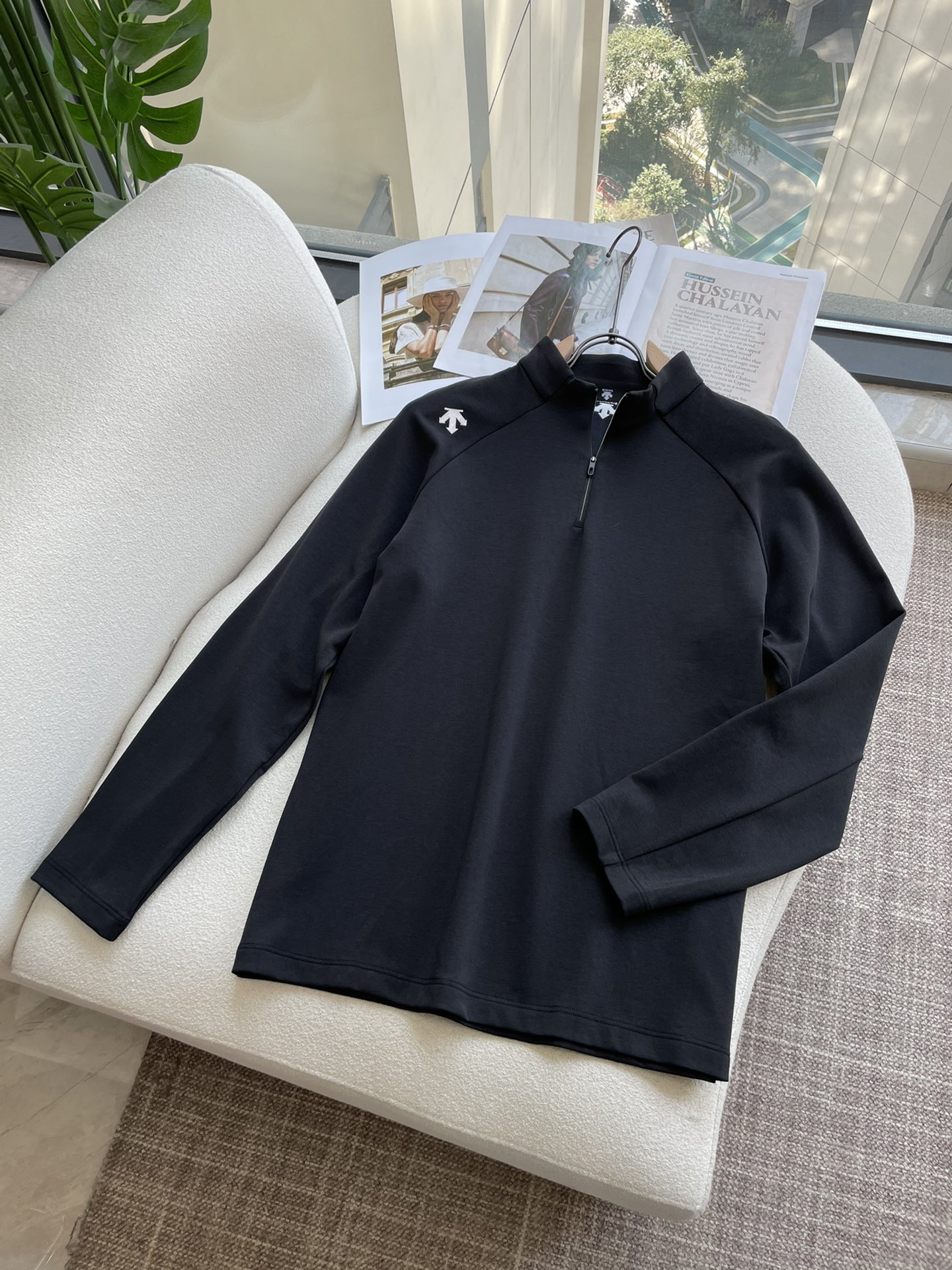 NO:650162,New arrival: Descente 2025 Autumn and Winter Long Sleeve T-shirts. This year’s series has launched many new T-shirts, simple and elegant, classic and fashionable style. Wearing them alone brings a sense of luxury!  It is soft and close to the skin without being irritating, giving the skin a gentle touch. It is stiff and stylish, and the upper body shows a high-end texture. Highly recommended. Sizes m-xxxxl, tees, t-shirt, alexander wang19860909新款上新 迪桑特 2025秋冬长袖T恤 今年系列推出了好多新款T恤,简约大气,经典时髦的风格 单穿打底自带高级感！柔软亲肤不扎人,给肌肤温和的触感 挺括有型,上身即显高级质感,强烈推荐 尺码m-xxxxl,,tees，t-shirt,alexander wang,Men's clothing