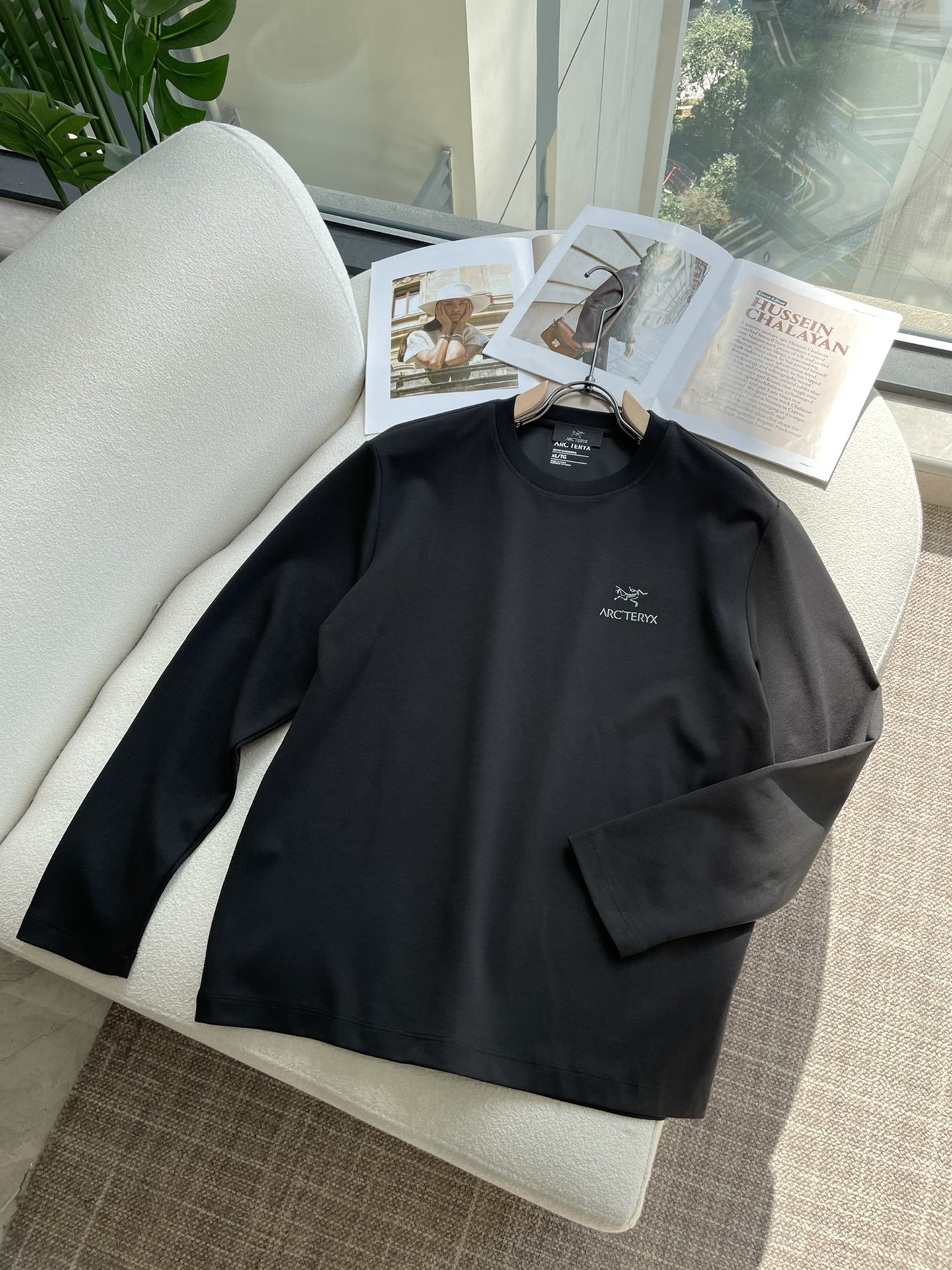 NO:650166,New arrivals Arc'teryx 2025 Autumn and Winter Long Sleeve T-shirts. This year's series has launched many new T-shirts, simple and elegant, classic and fashionable style. Wearing them alone brings a sense of luxury!  Soft and skin-friendly without being irritating, giving the skin a gentle touch. Stiff and stylish, the upper body shows a high-end texture. Highly recommended. Sizes m-xxxxl, arc'teryx, tees, t-shirt, alexander wang19860909新款上新 始祖鸟 2025秋冬长袖T恤 今年系列推出了好多新款T恤,简约大气,经典时髦的风格 单穿打底自带高级感！柔软亲肤不扎人,给肌肤温和的触感 挺括有型,上身即显高级质感,强烈推荐 尺码m-xxxxl,arc'teryx,tees，t-shirt,alexander wang,Men's clothing