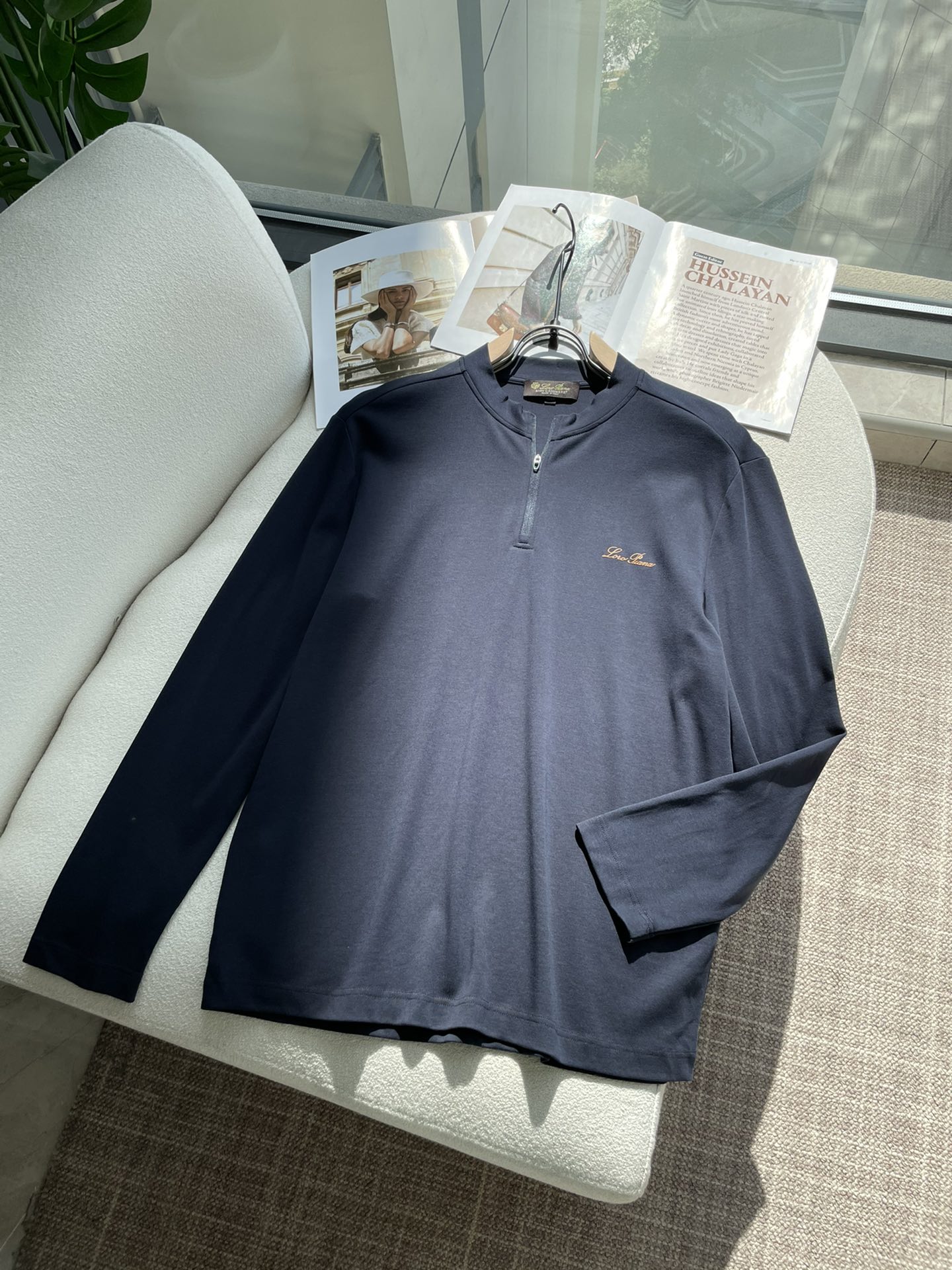 NO:650172,LP's new autumn and winter long sleeves, customized fabrics, unique craftsmanship logo, excellent comfort and breathability, soft, anti-wrinkle, elasticity and excellent drape. Whether worn alone or worn inside, they are very handsome. Pursuing luxury, noble and elegant style, creating extraordinary men's taste, the visual effect is very good, extremely high-grade, simple and fashionable, a must-have choice for leisure and business!  Size M-4XL,,loro piana,alexander wang19860909LP 秋冬新款长袖,定制面料,独特工艺logo,舒适性与透气性兼优,柔软抗皱弹性和垂性极佳,无论是单穿或是内搭都是帅气十足,追求奢华高贵优雅风范,打造不凡男士品味,视觉效果非常赞,档次极高,简约时尚,休闲商务必备之选！ 码数M-4XL,,loro piana,alexander wang,Men's clothing