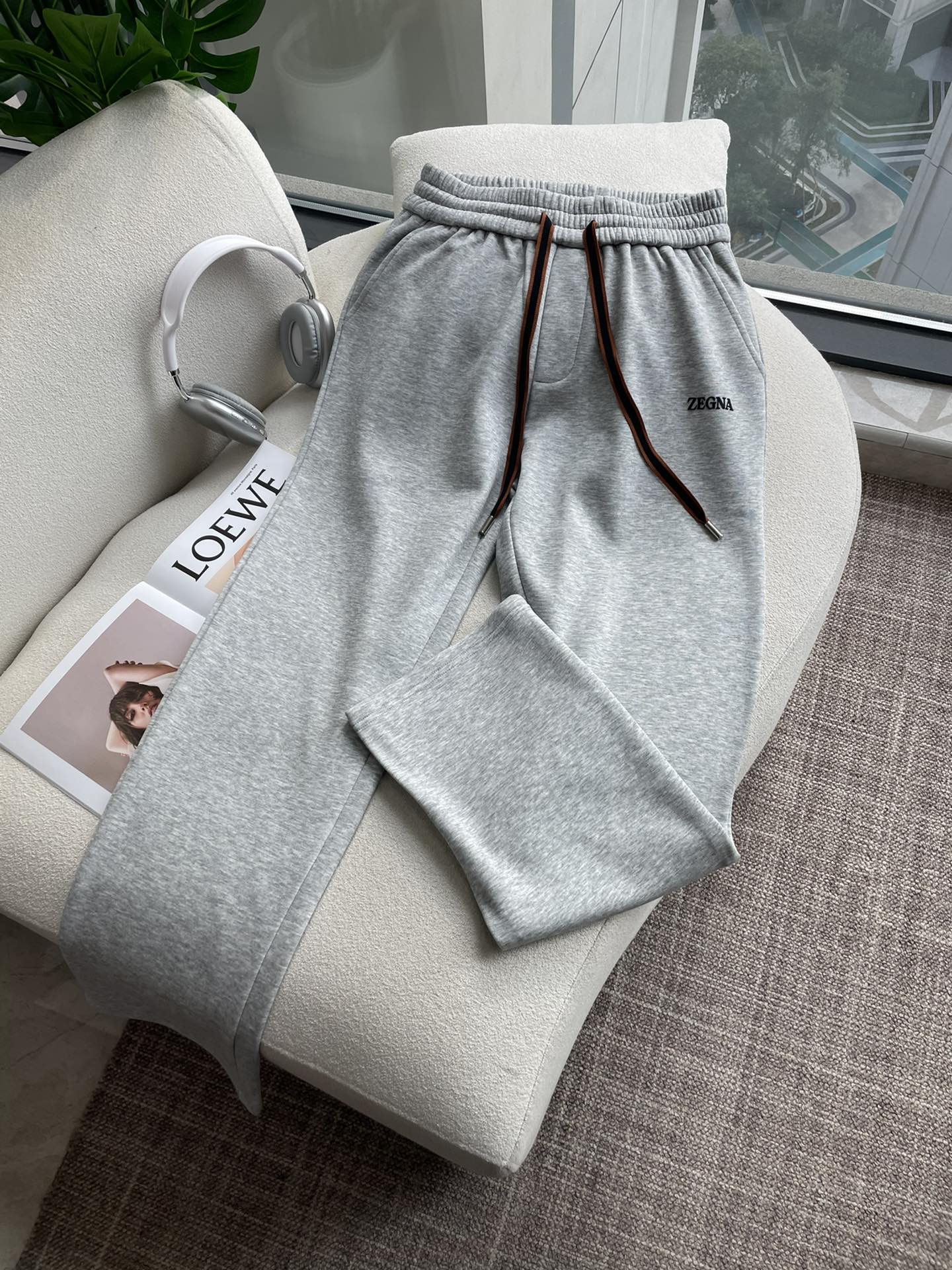 杰尼亚 2025秋冬最新休闲裤 内里加绒，非常保暖！版型超赞，能很好的修复各种腿型，非常个性！柔软排汗，