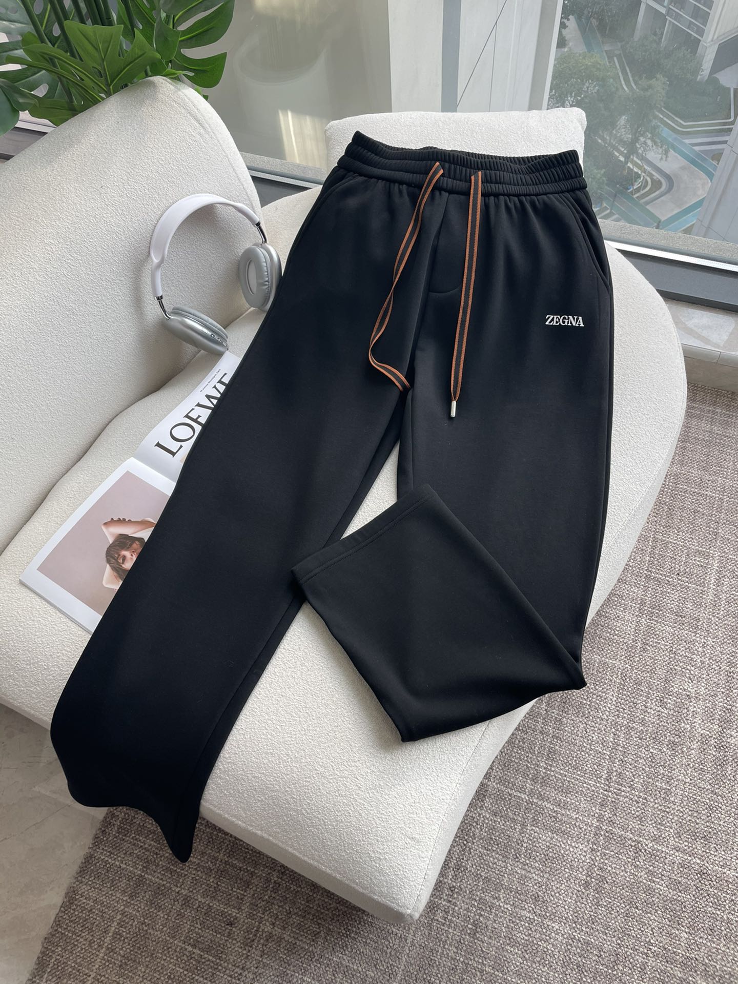 杰尼亚 2025秋冬最新休闲裤 内里加绒，非常保暖！版型超赞，能很好的修复各种腿型，非常个性！柔软排汗，