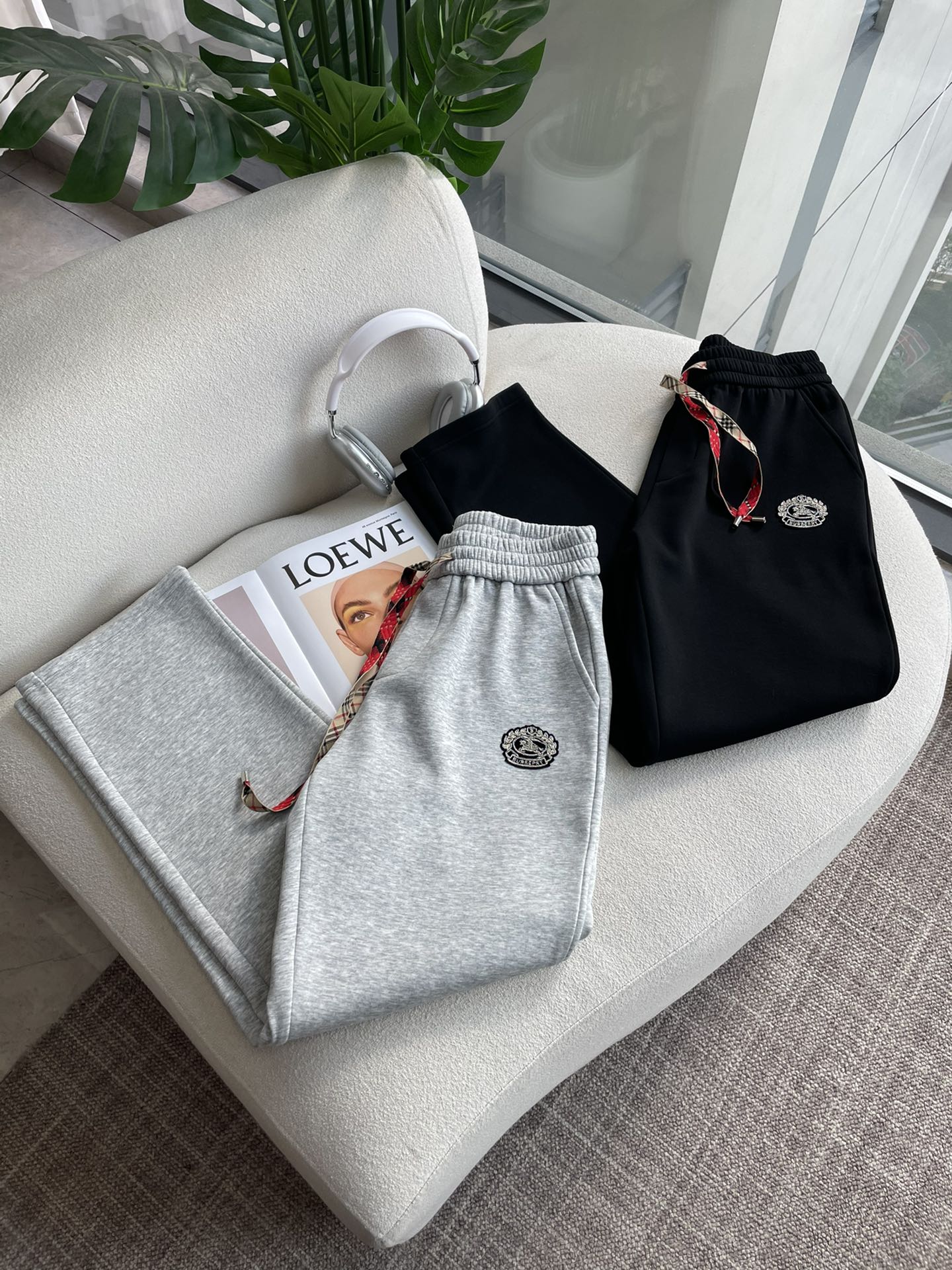 BUR 2025秋冬最新休闲裤 内里加绒，非常保暖！版型超赞，能很好的修复各种腿型，非常个性！柔软排汗，