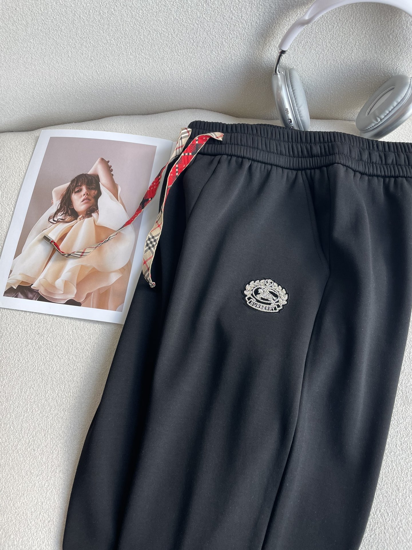 BUR 2025秋冬最新休闲裤 内里加绒，非常保暖！版型超赞，能很好的修复各种腿型，非常个性！柔软排汗，