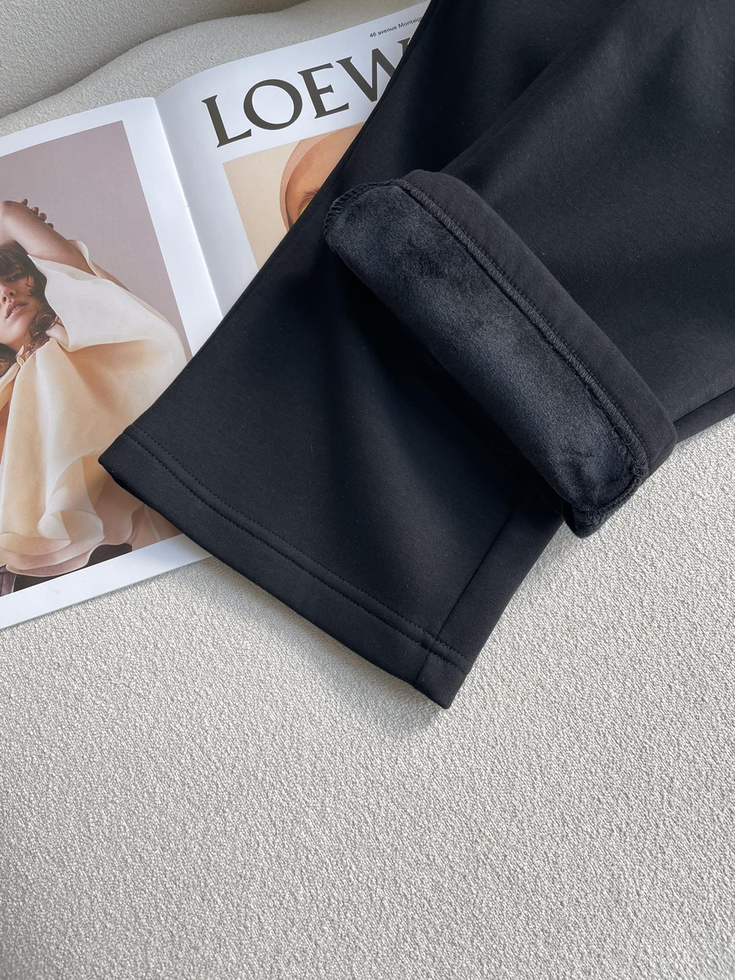 BUR 2025秋冬最新休闲裤 内里加绒，非常保暖！版型超赞，能很好的修复各种腿型，非常个性！柔软排汗，