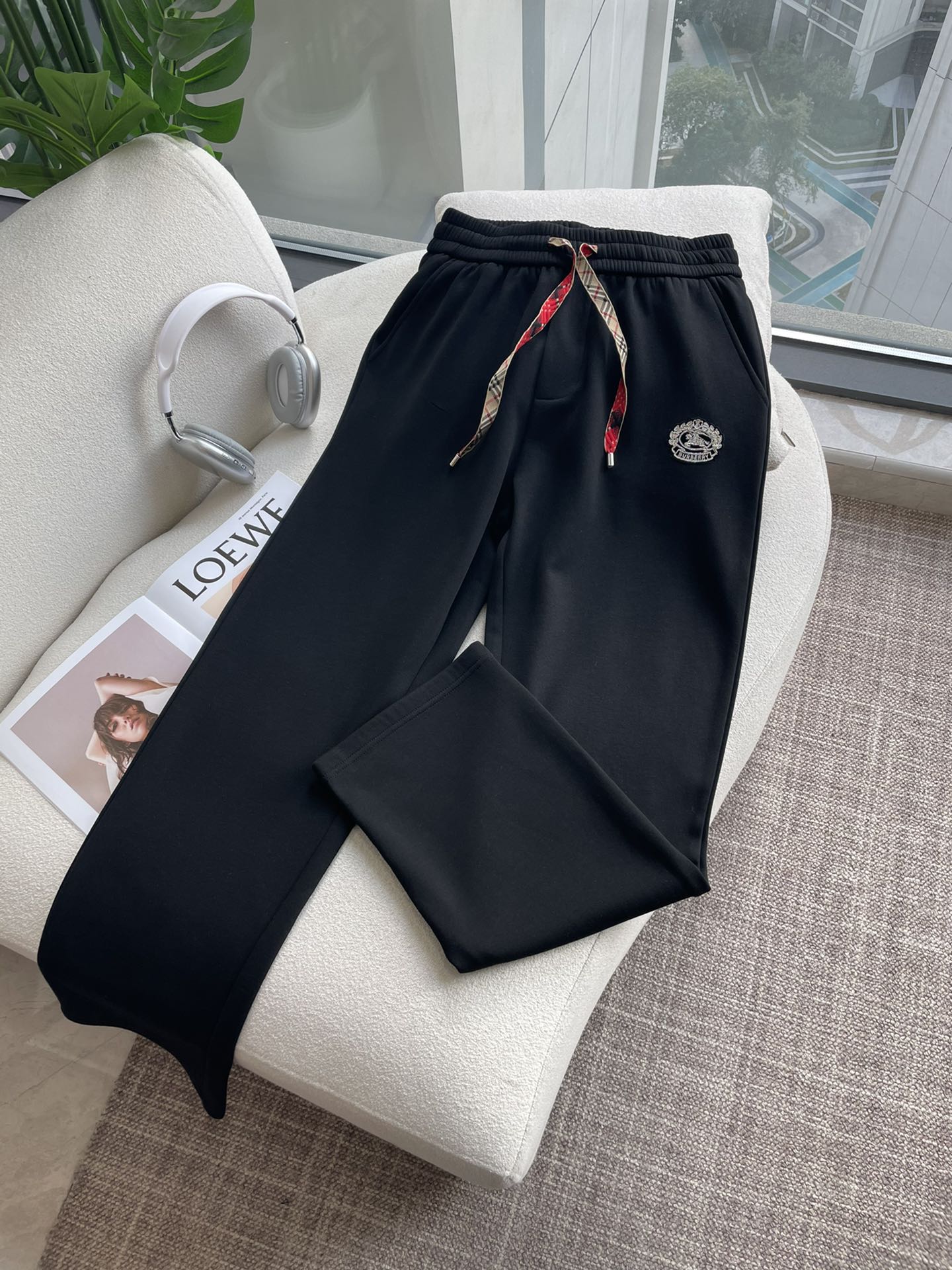 BUR 2025秋冬最新休闲裤 内里加绒，非常保暖！版型超赞，能很好的修复各种腿型，非常个性！柔软排汗，