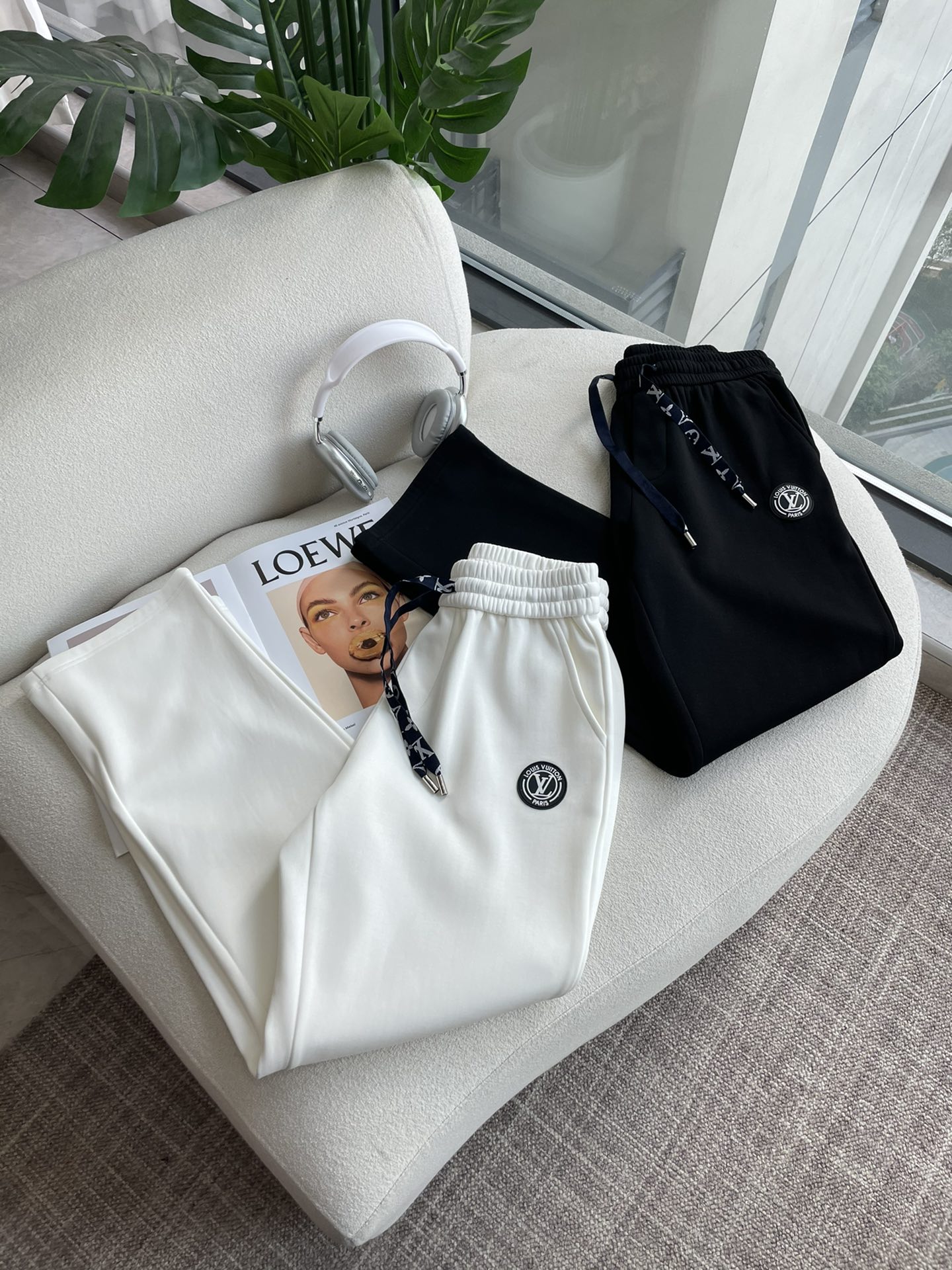 LV 2025秋冬最新休闲裤 内里加绒，非常保暖！版型超赞，能很好的修复各种腿型，非常个性！柔软排汗，舒