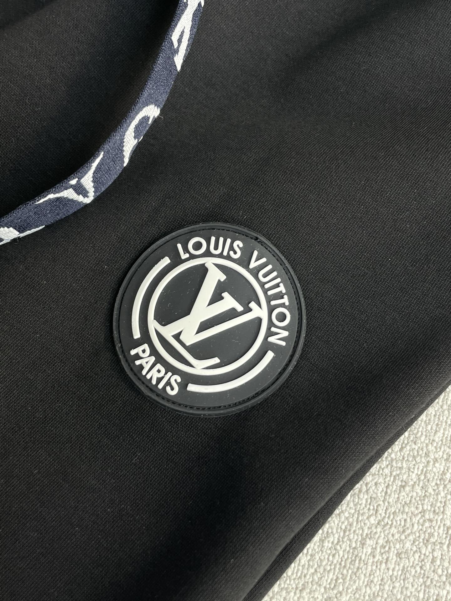 LV 2025秋冬最新休闲裤 内里加绒，非常保暖！版型超赞，能很好的修复各种腿型，非常个性！柔软排汗，舒