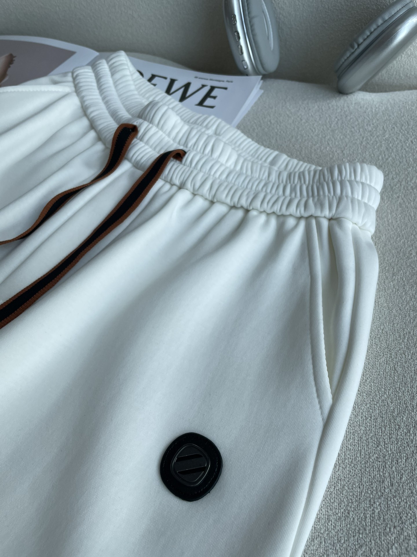 杰尼亚 2025秋冬最新休闲裤 内里加绒，非常保暖！版型超赞，能很好的修复各种腿型，非常个性！柔软排汗，