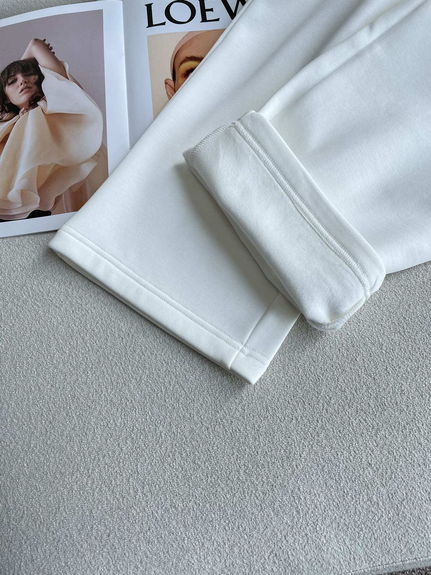 杰尼亚 2025秋冬最新休闲裤 内里加绒，非常保暖！版型超赞，能很好的修复各种腿型，非常个性！柔软排汗，