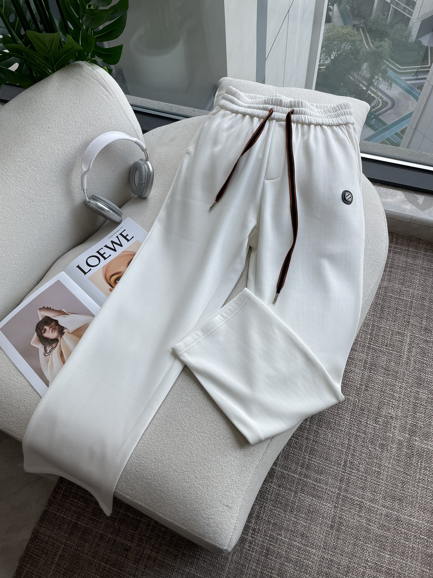 杰尼亚 2025秋冬最新休闲裤 内里加绒，非常保暖！版型超赞，能很好的修复各种腿型，非常个性！柔软排汗，