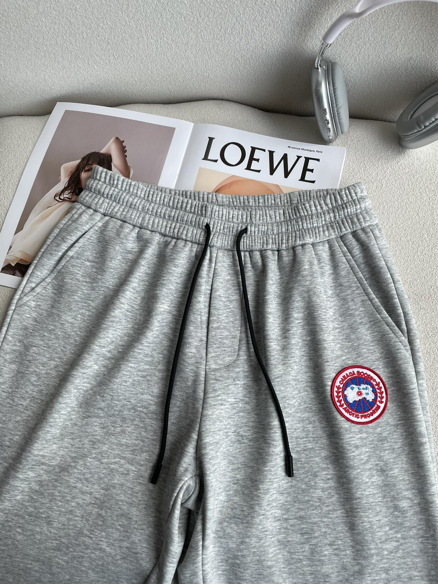 加拿大鹅 2025秋冬最新休闲裤 内里加绒，非常保暖！版型超赞，能很好的修复各种腿型，非常个性！柔软排汗